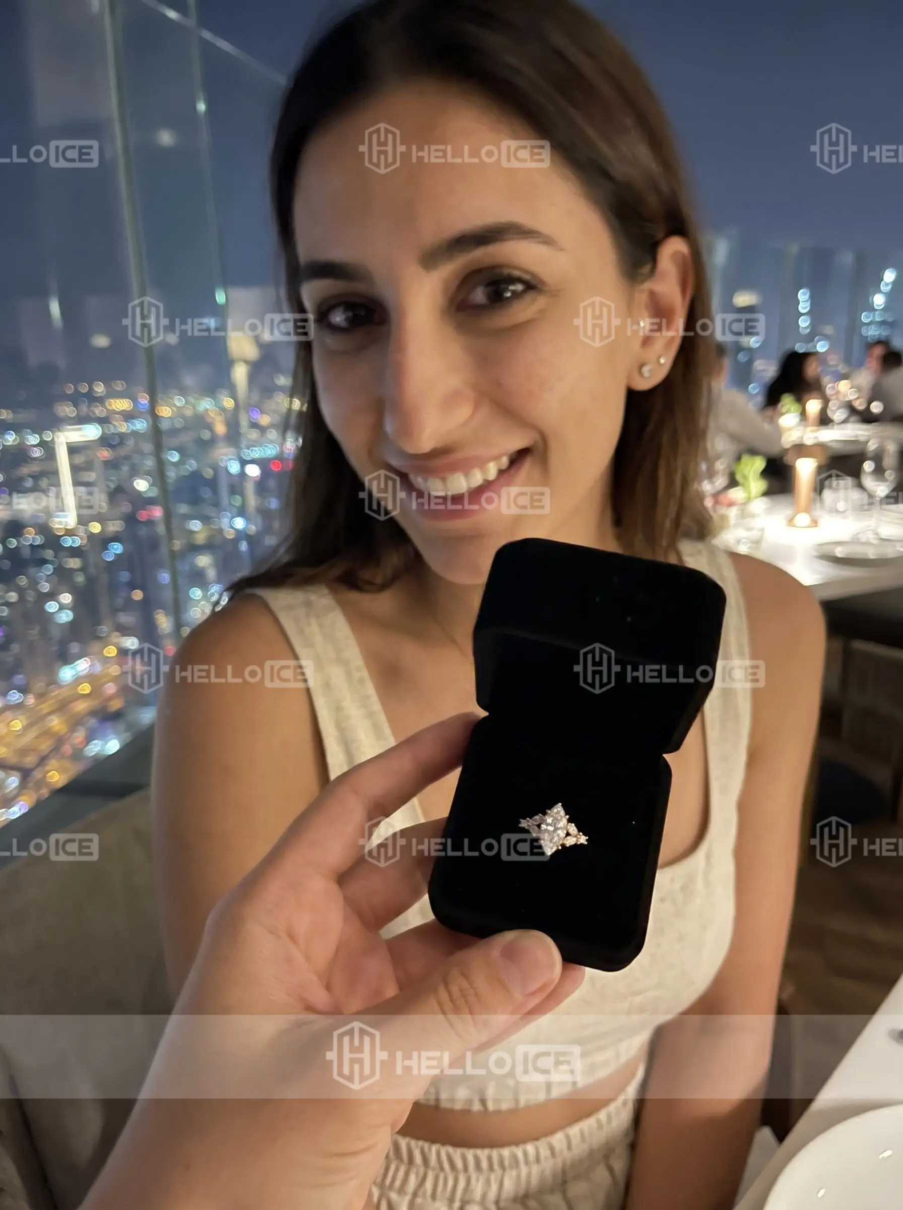 Helloice Review Image