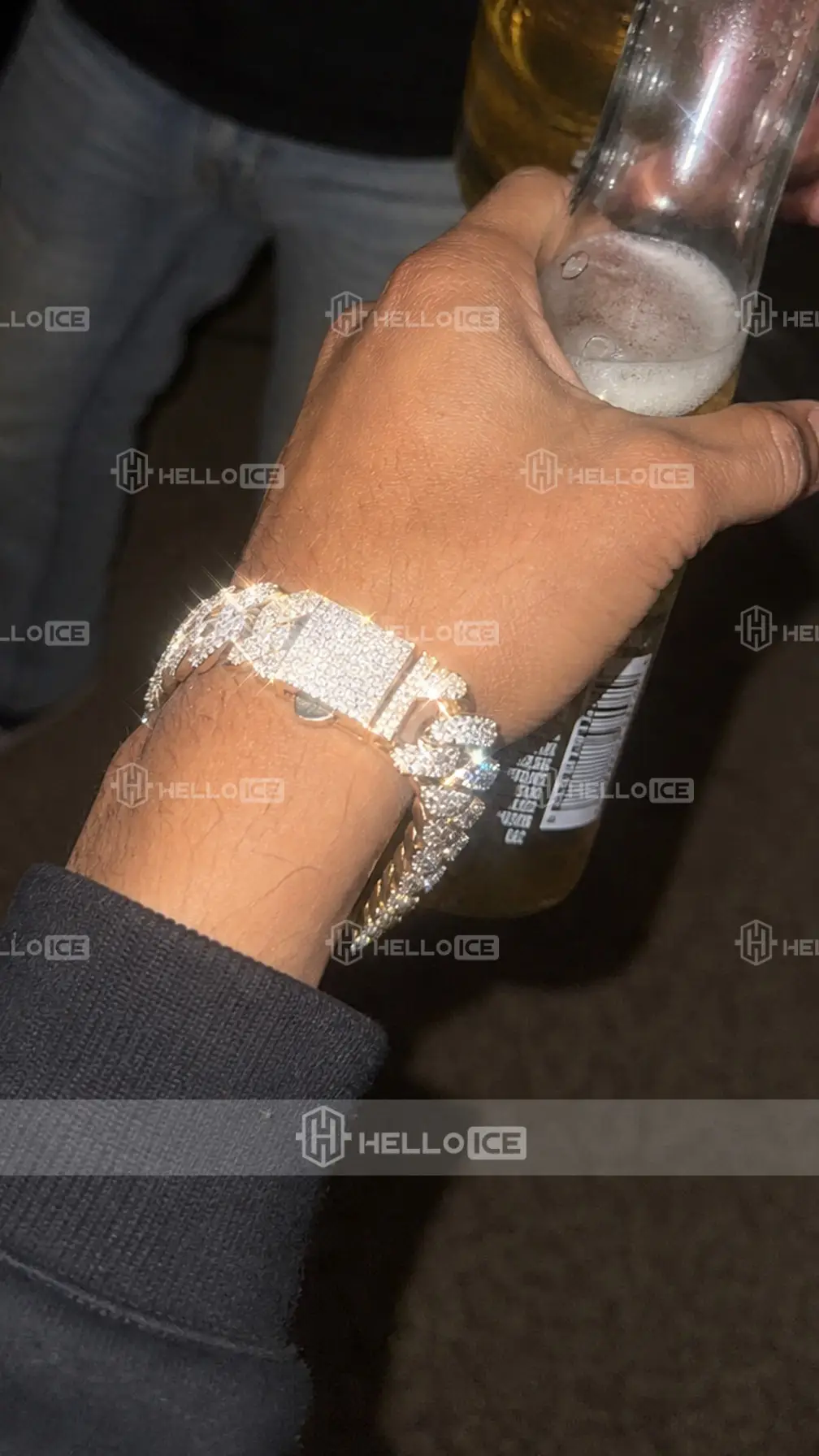 Helloice Review Image