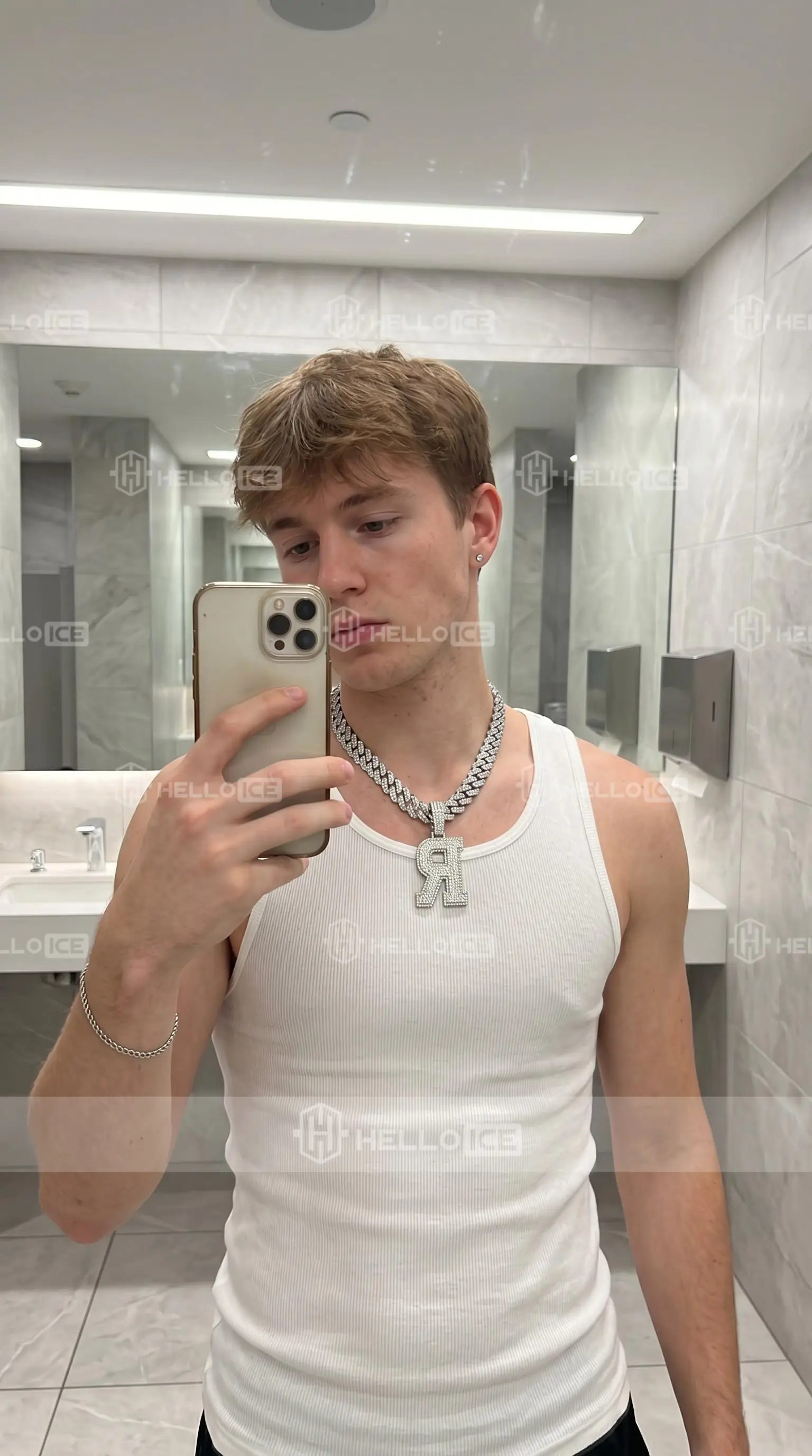 Helloice Review Image