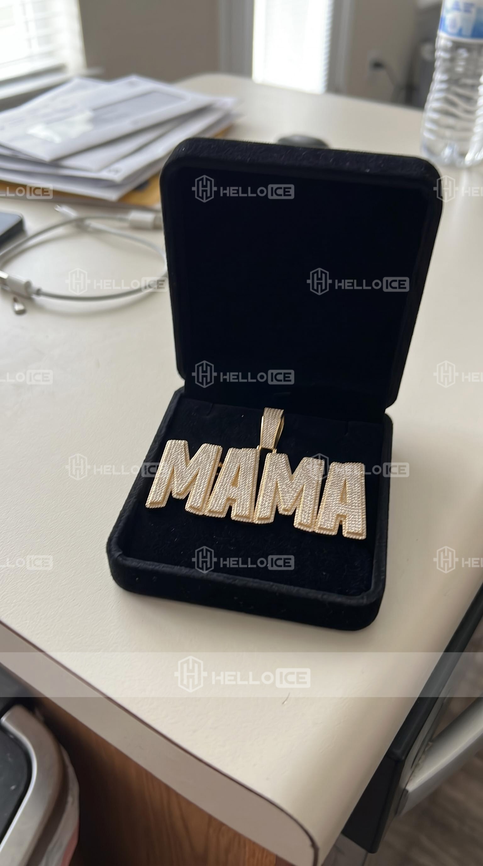 Helloice Review Image