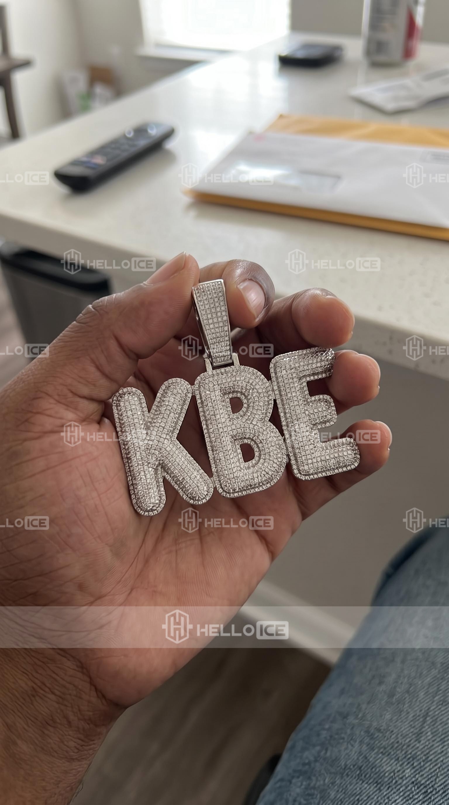 Helloice Review Image