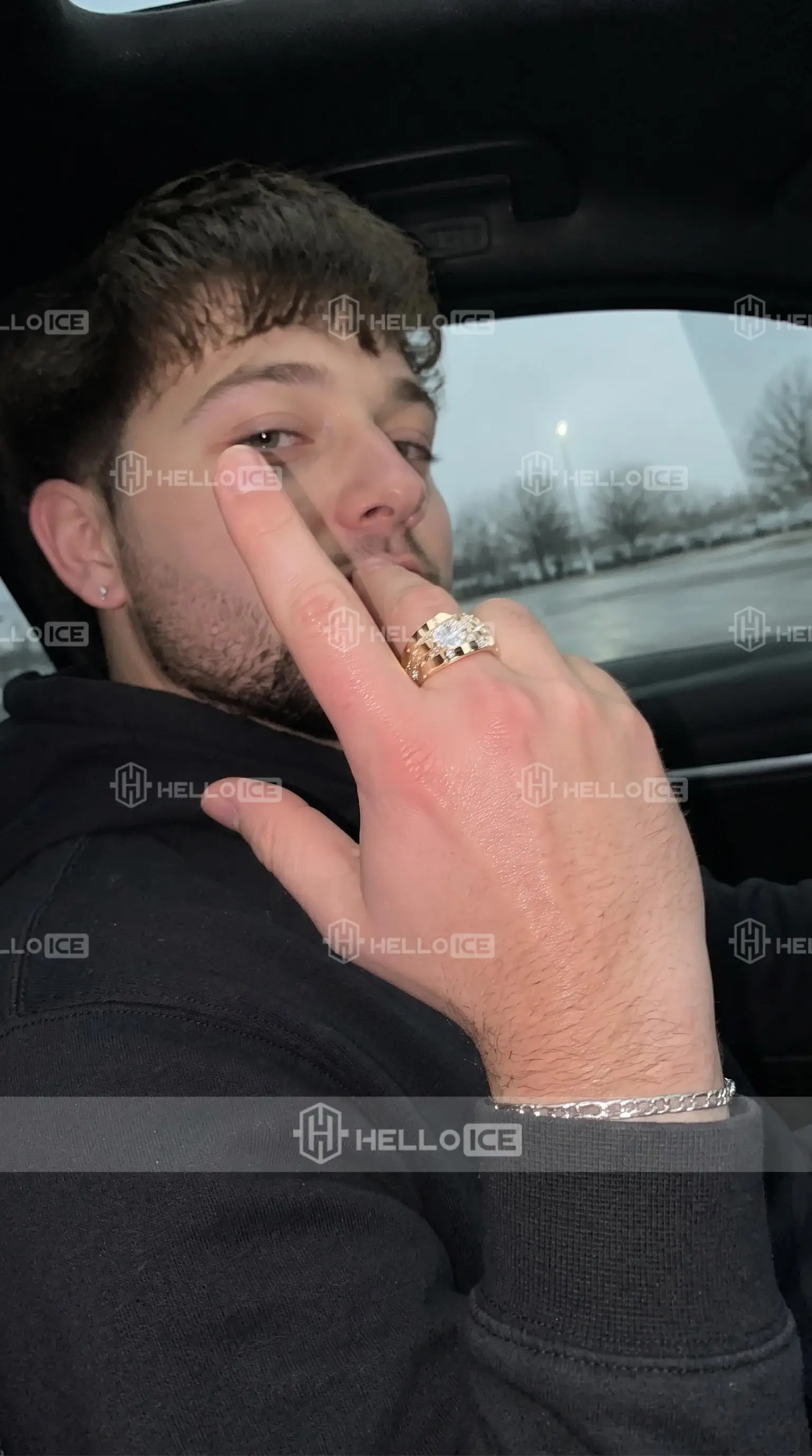Helloice Review Image