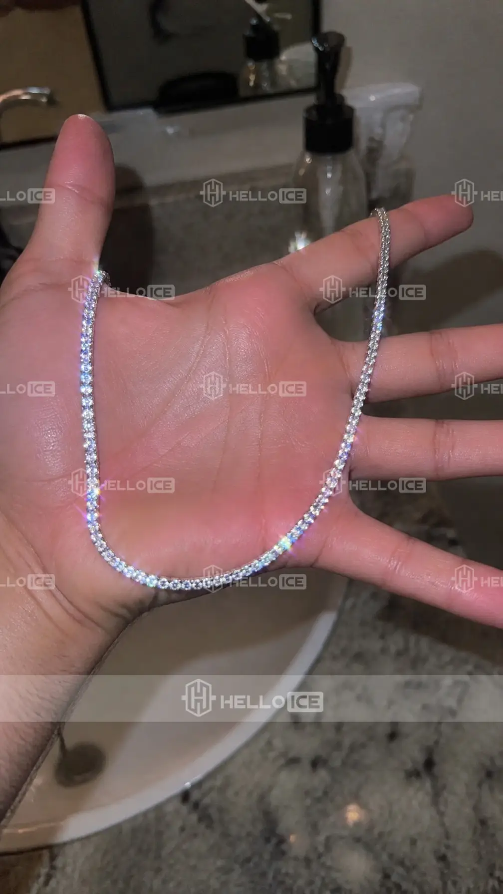 Helloice Review Image