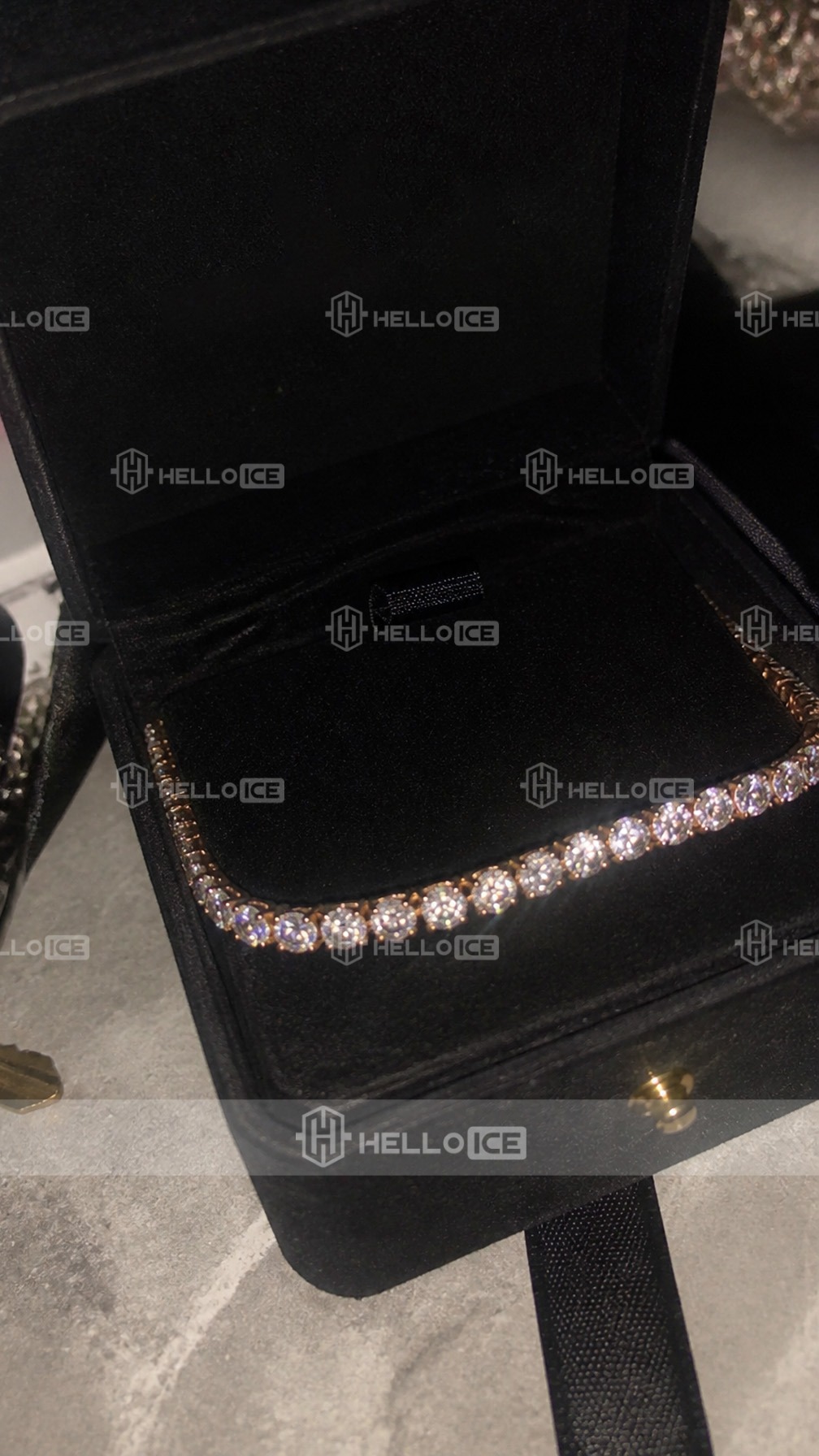 Helloice Review Image
