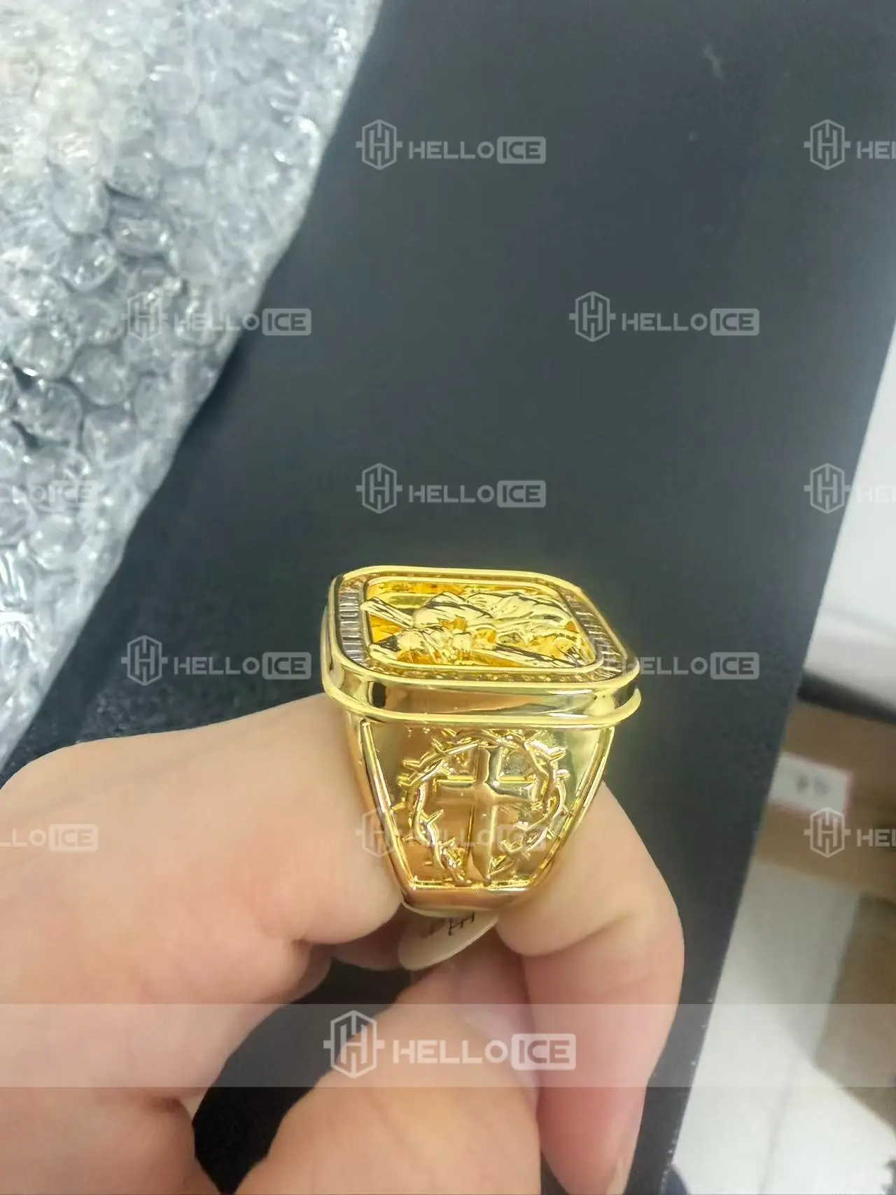 Helloice Review Image