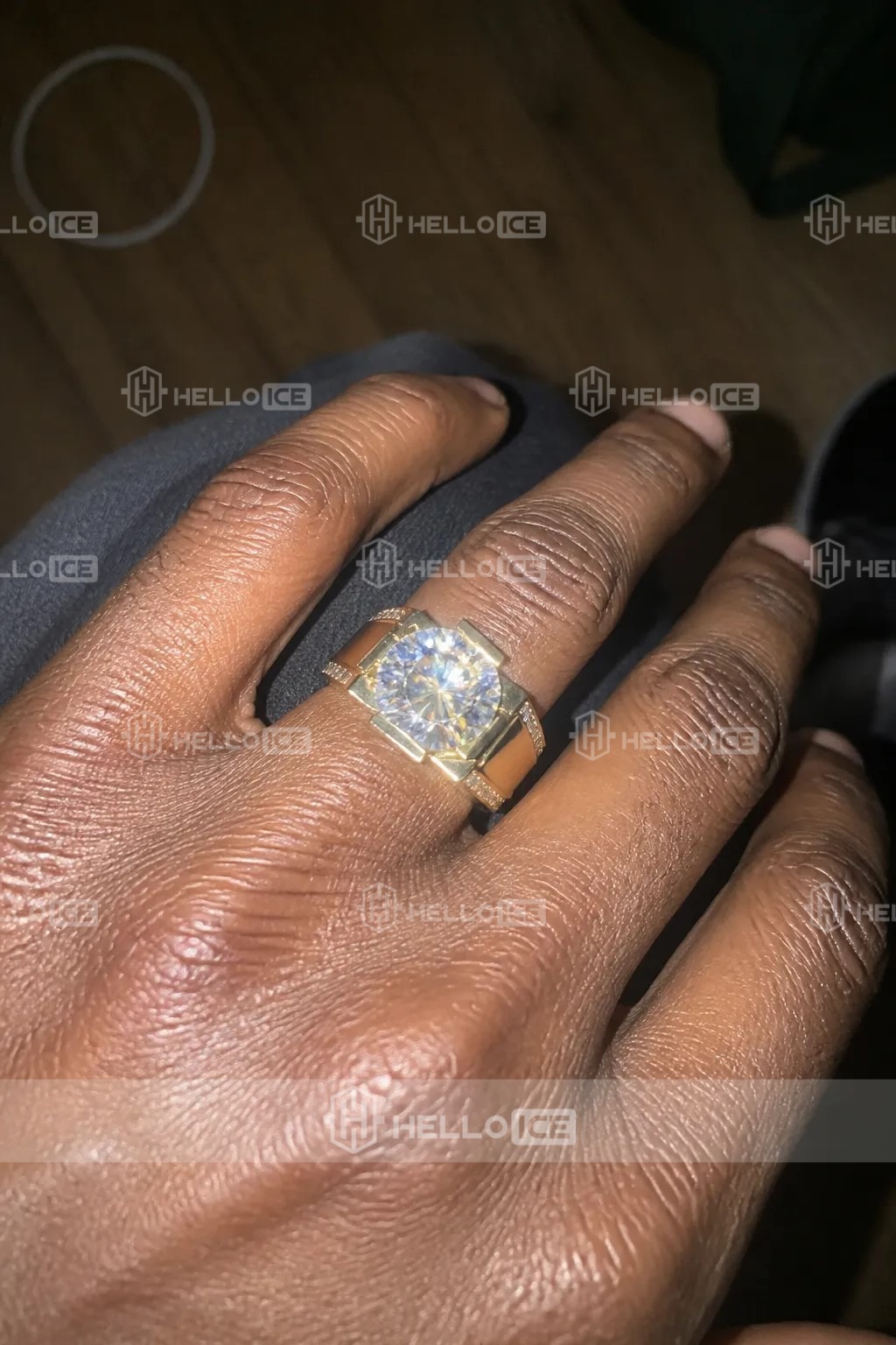 Helloice Review Image
