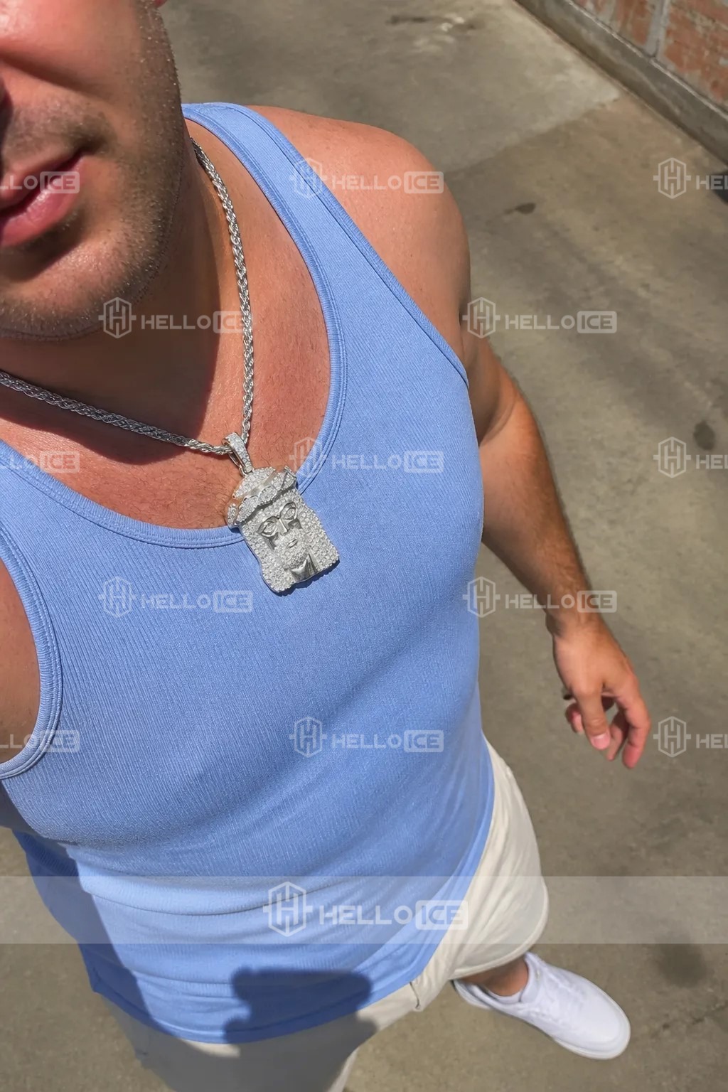 Helloice Review Image