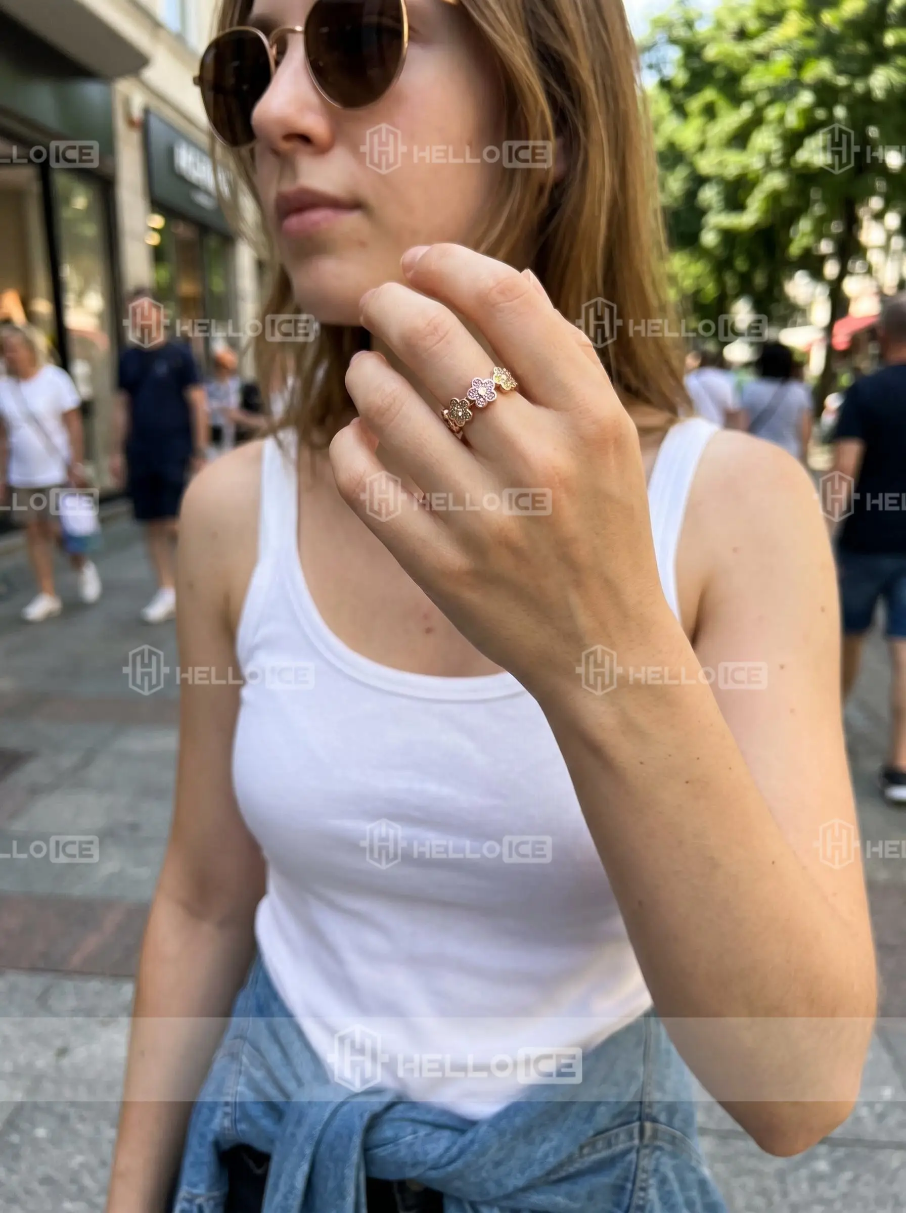 Helloice Review Image