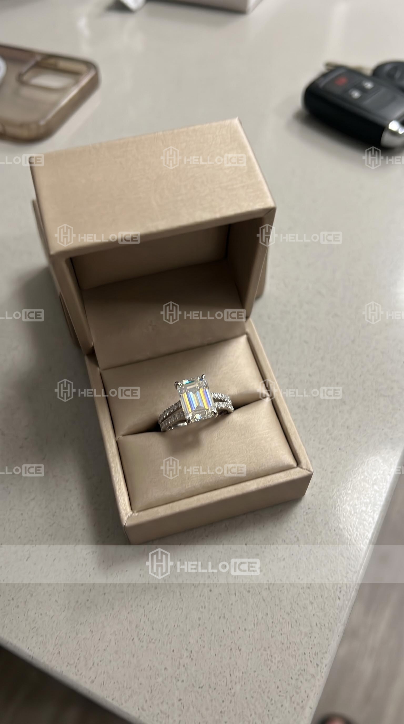 Helloice Review Image