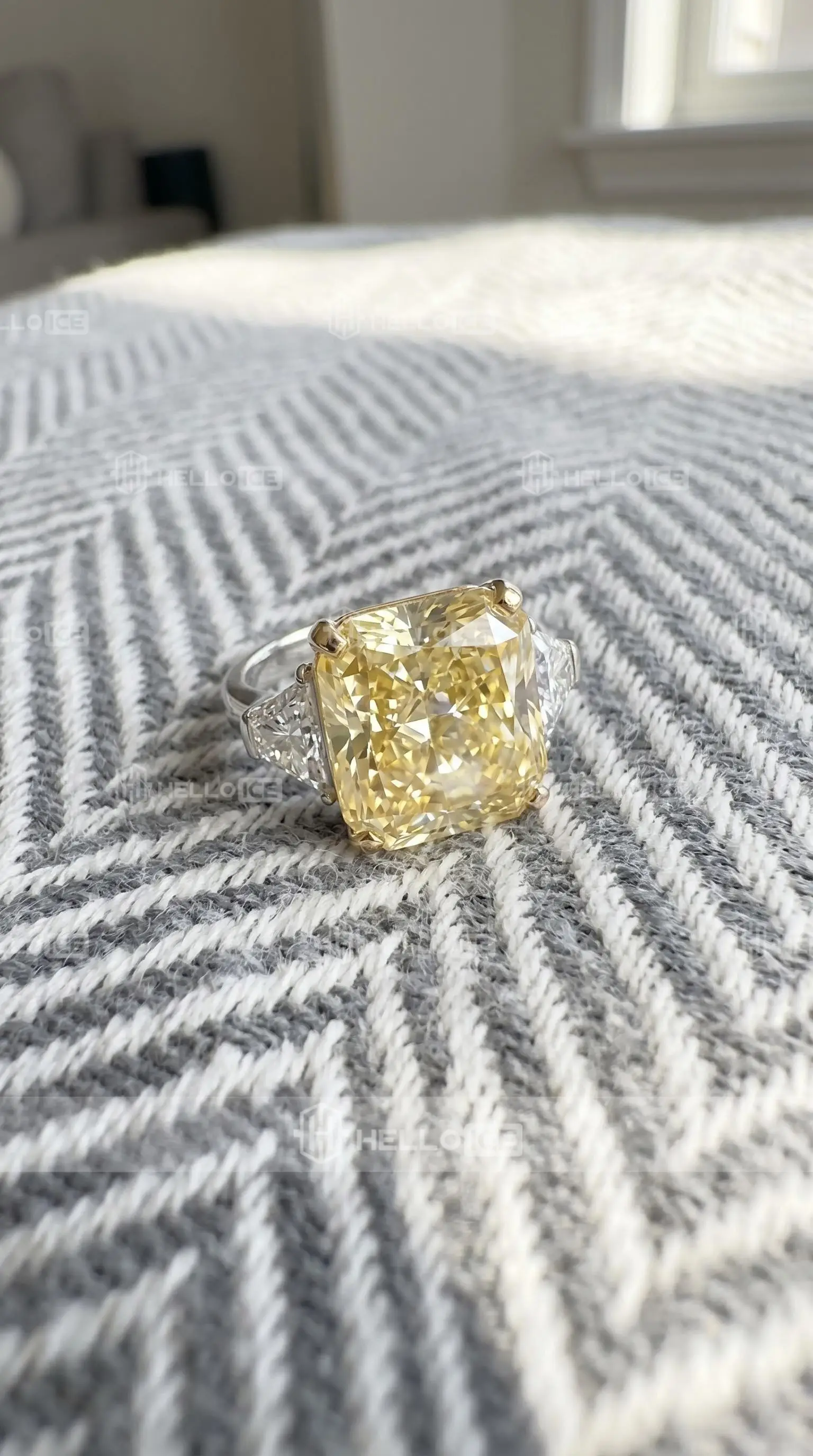Helloice Review Image