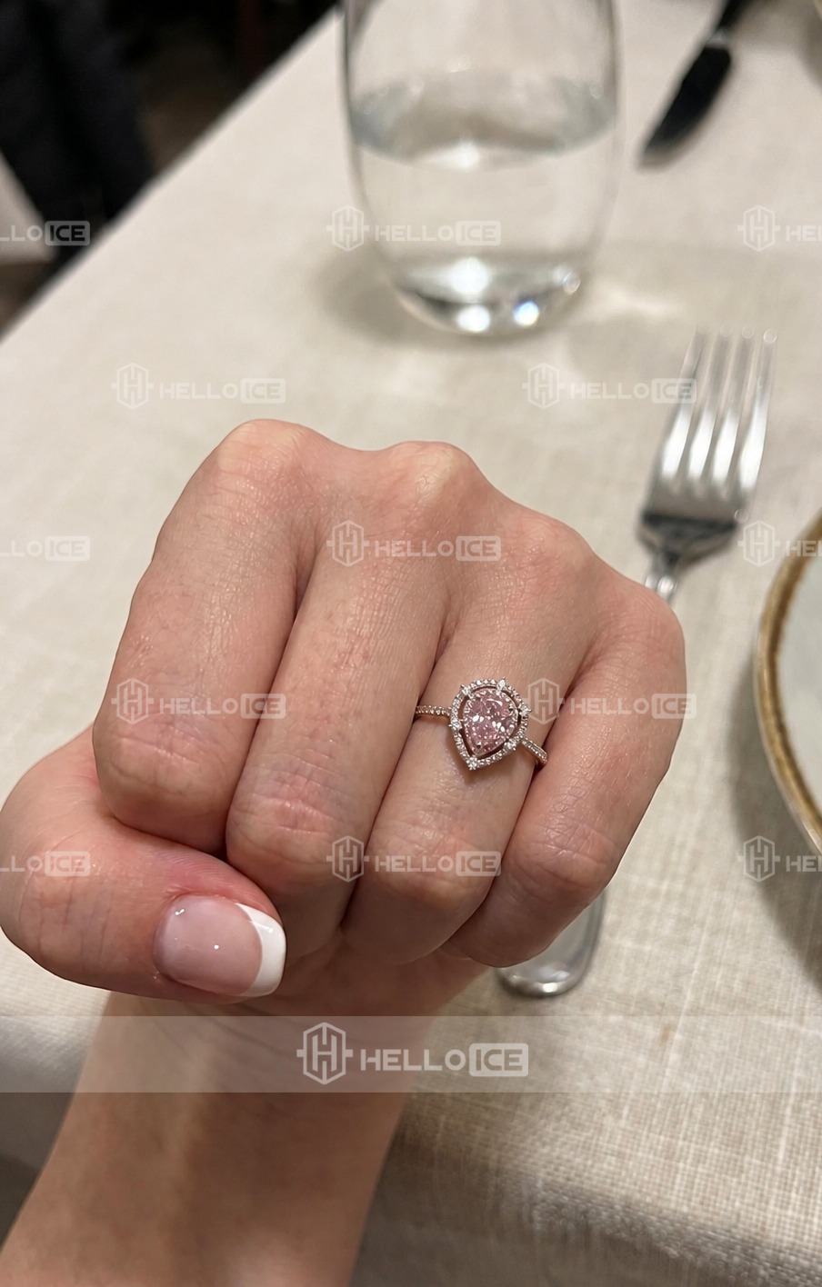 Helloice Review Image