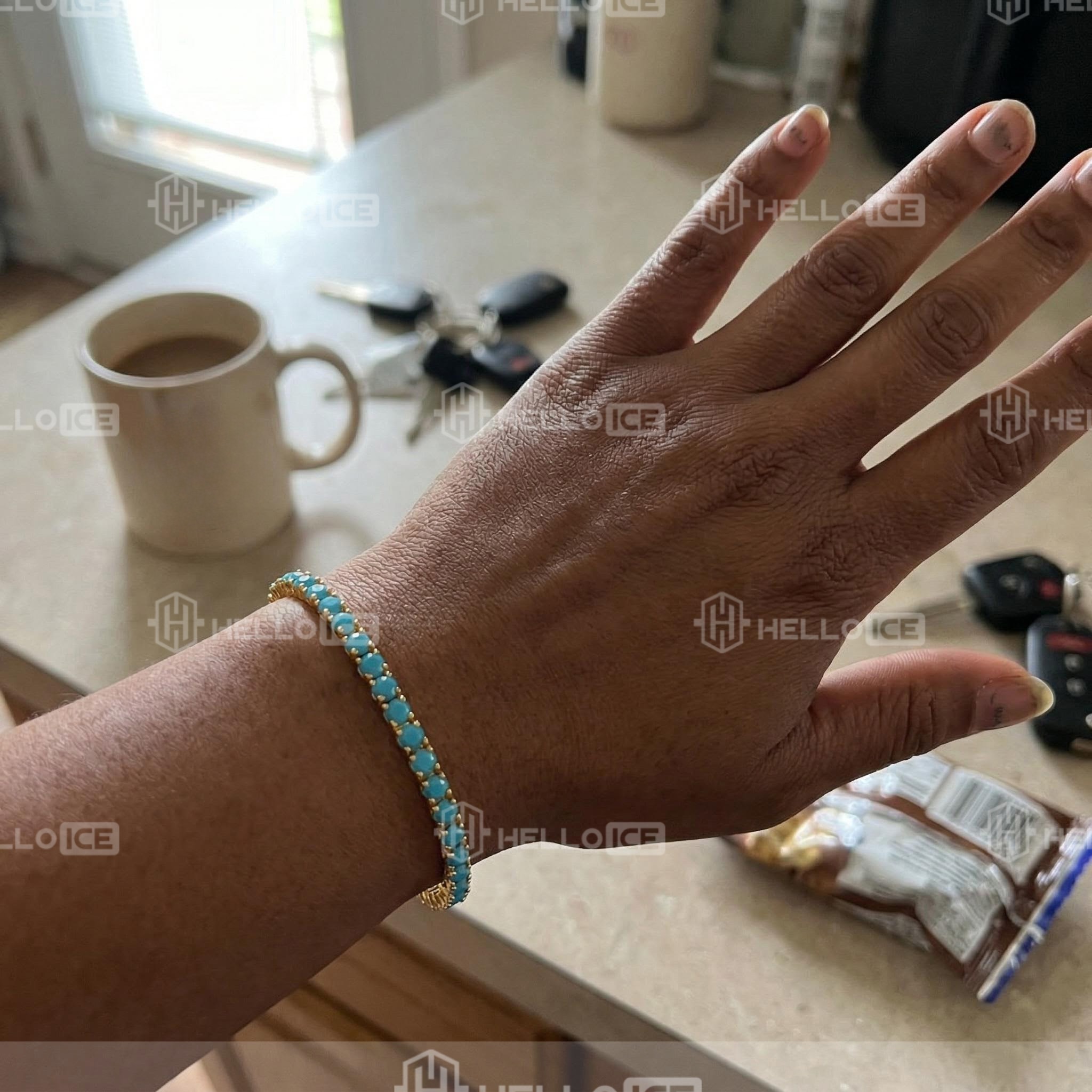 Helloice Review Image