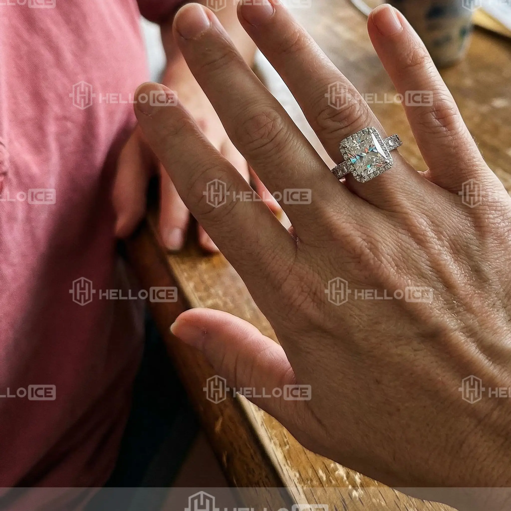 Helloice Review Image