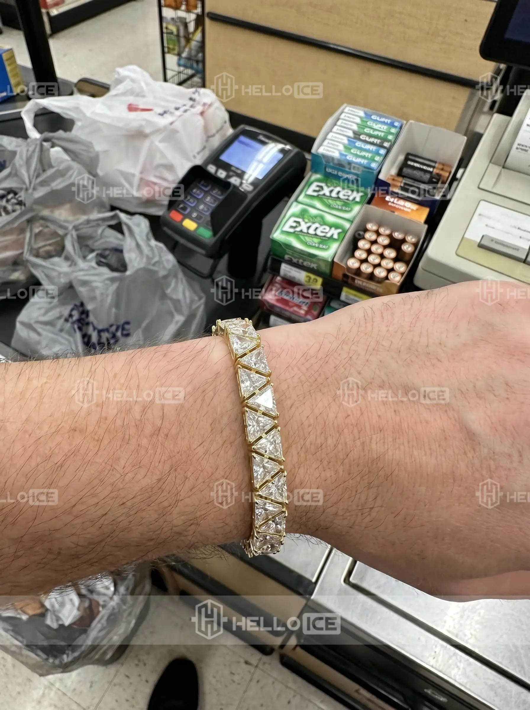 Helloice Review Image