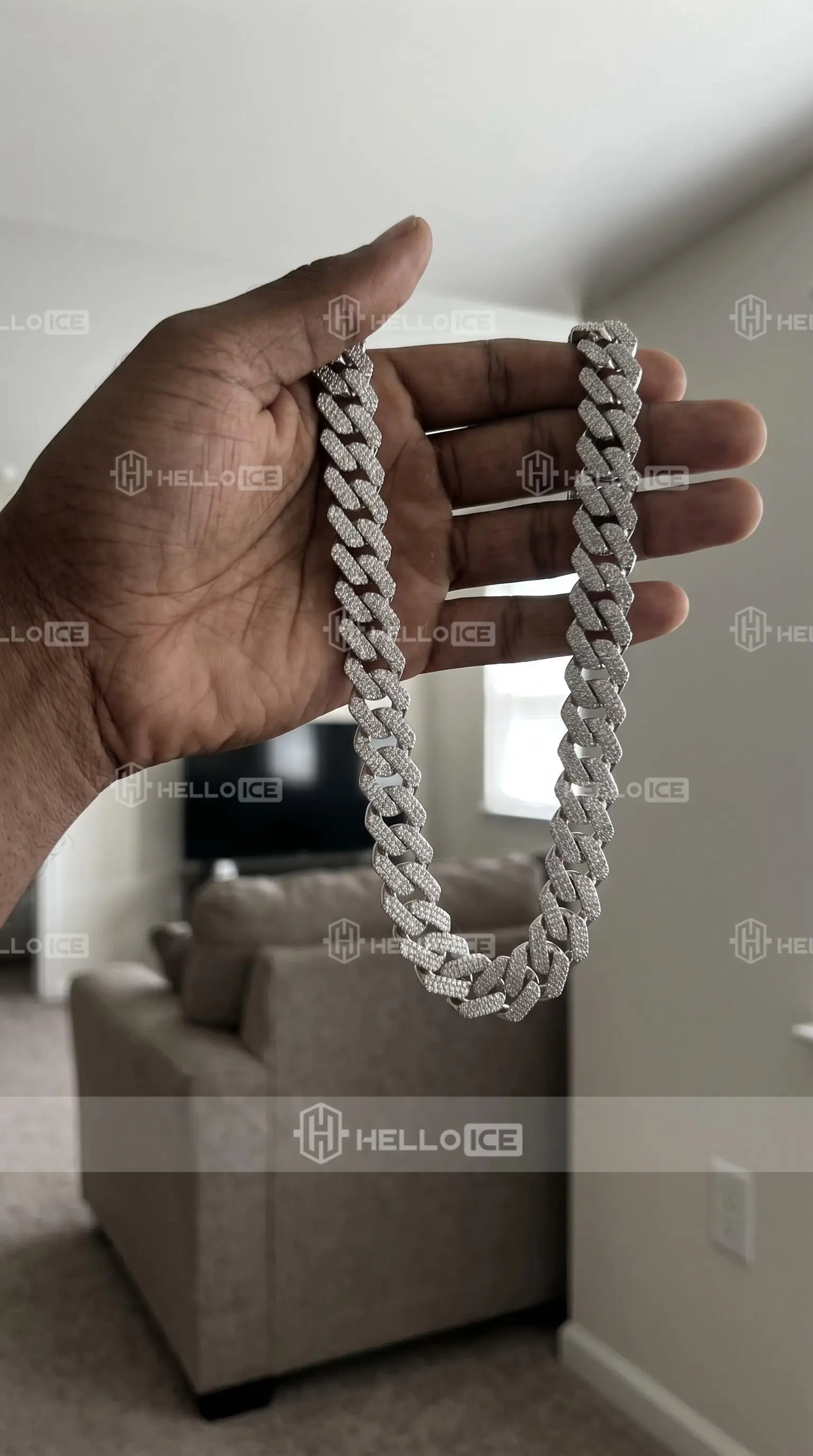 Helloice Review Image