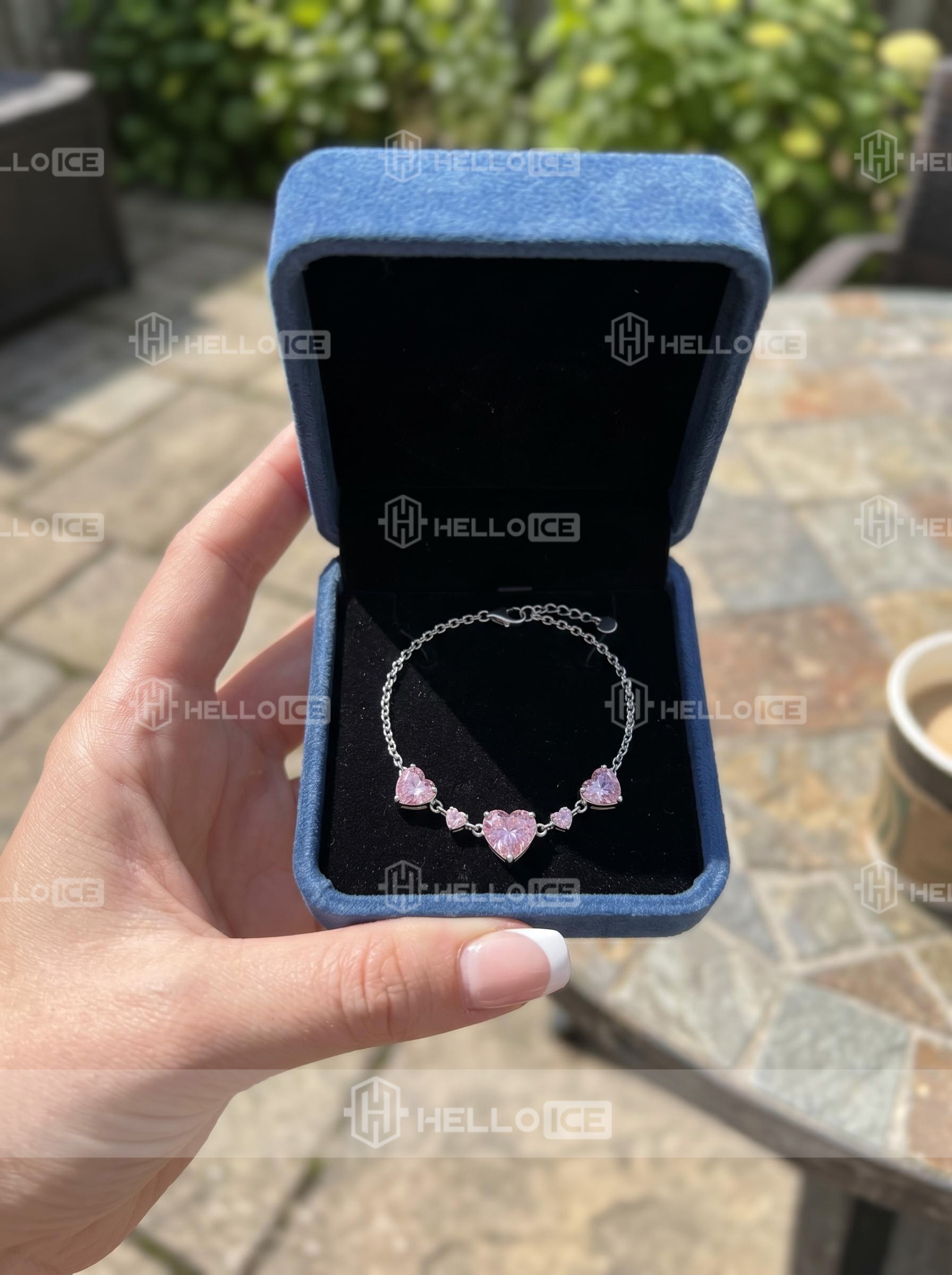 Helloice Review Image