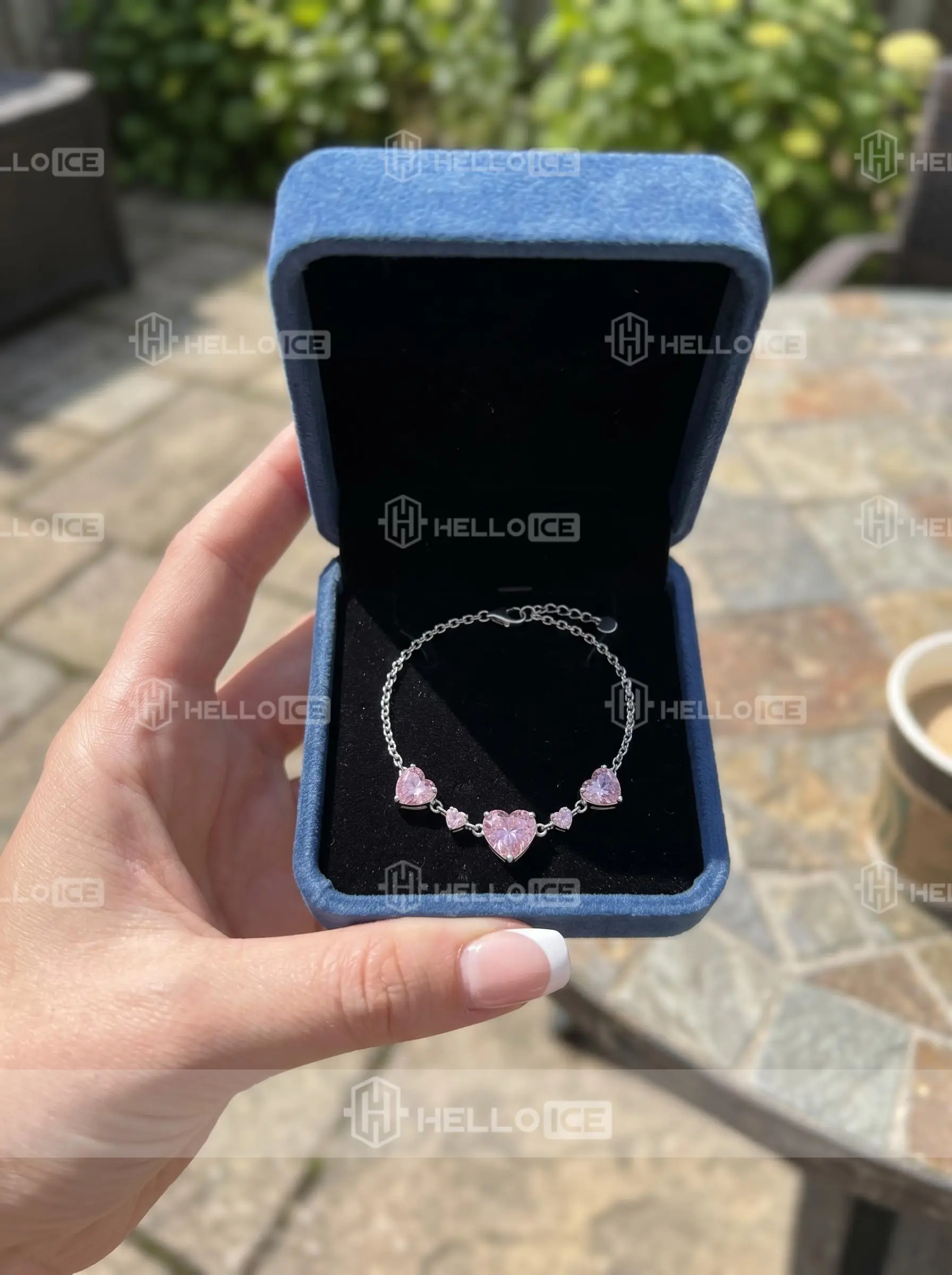 Helloice Review Image