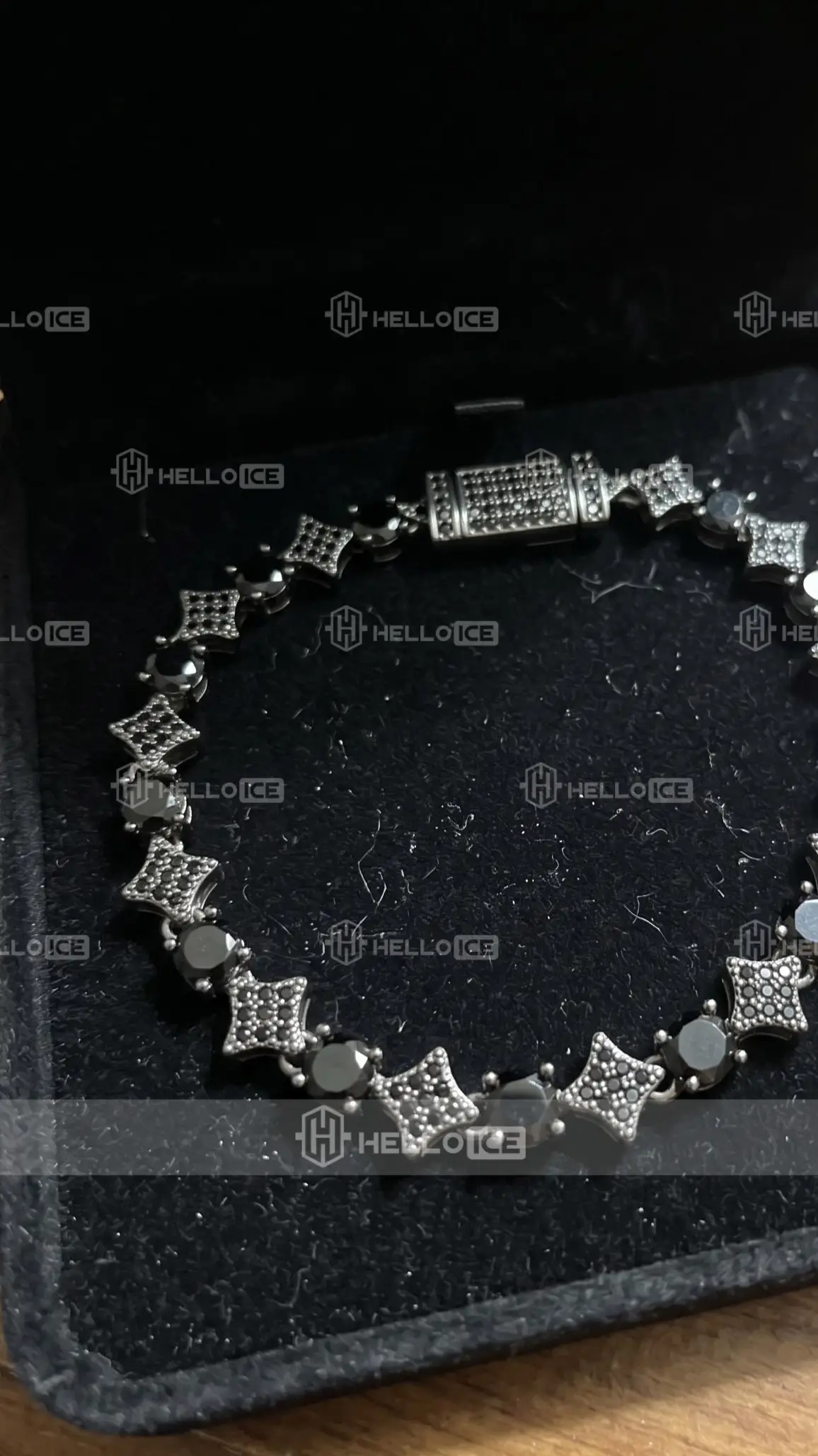 Helloice Review Image