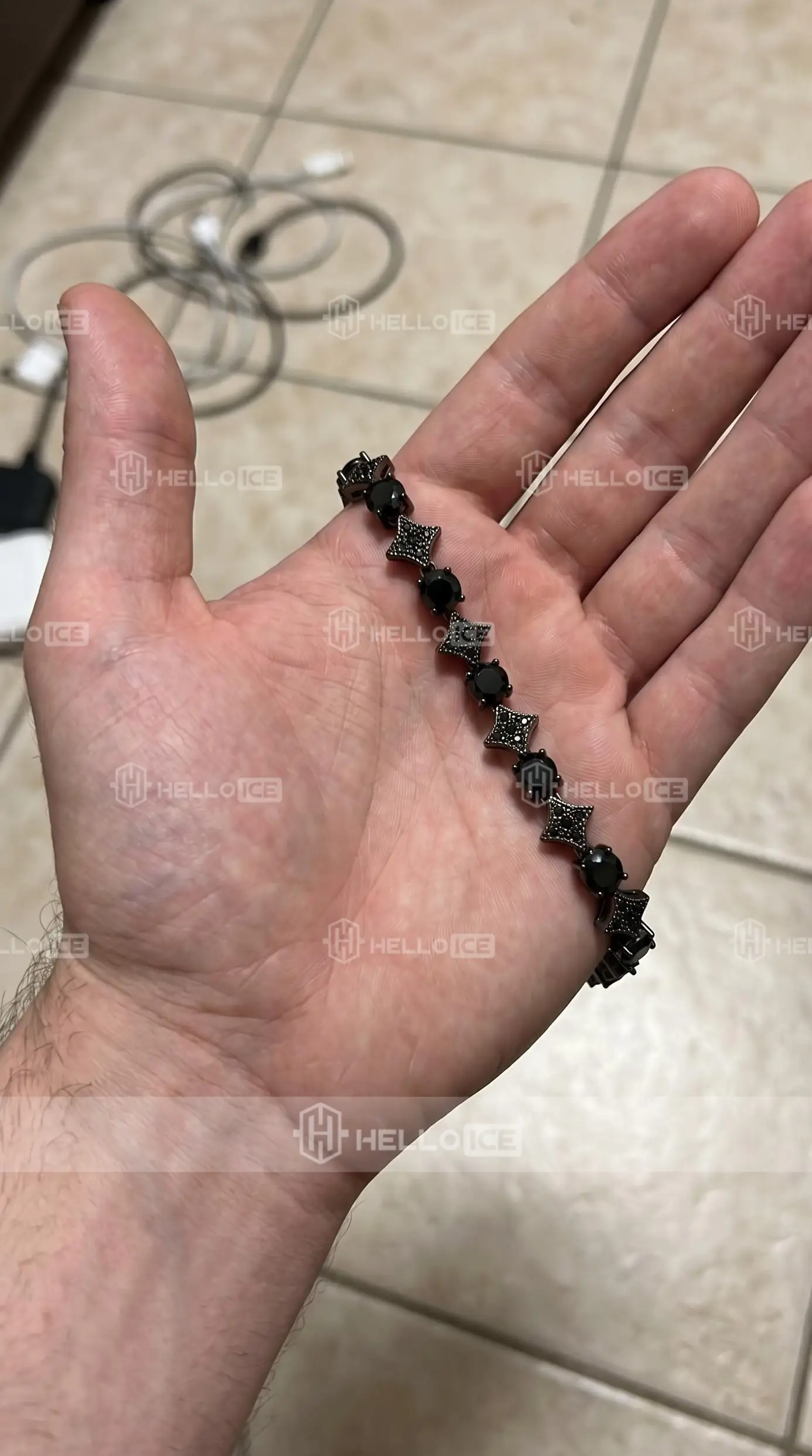 Helloice Review Image