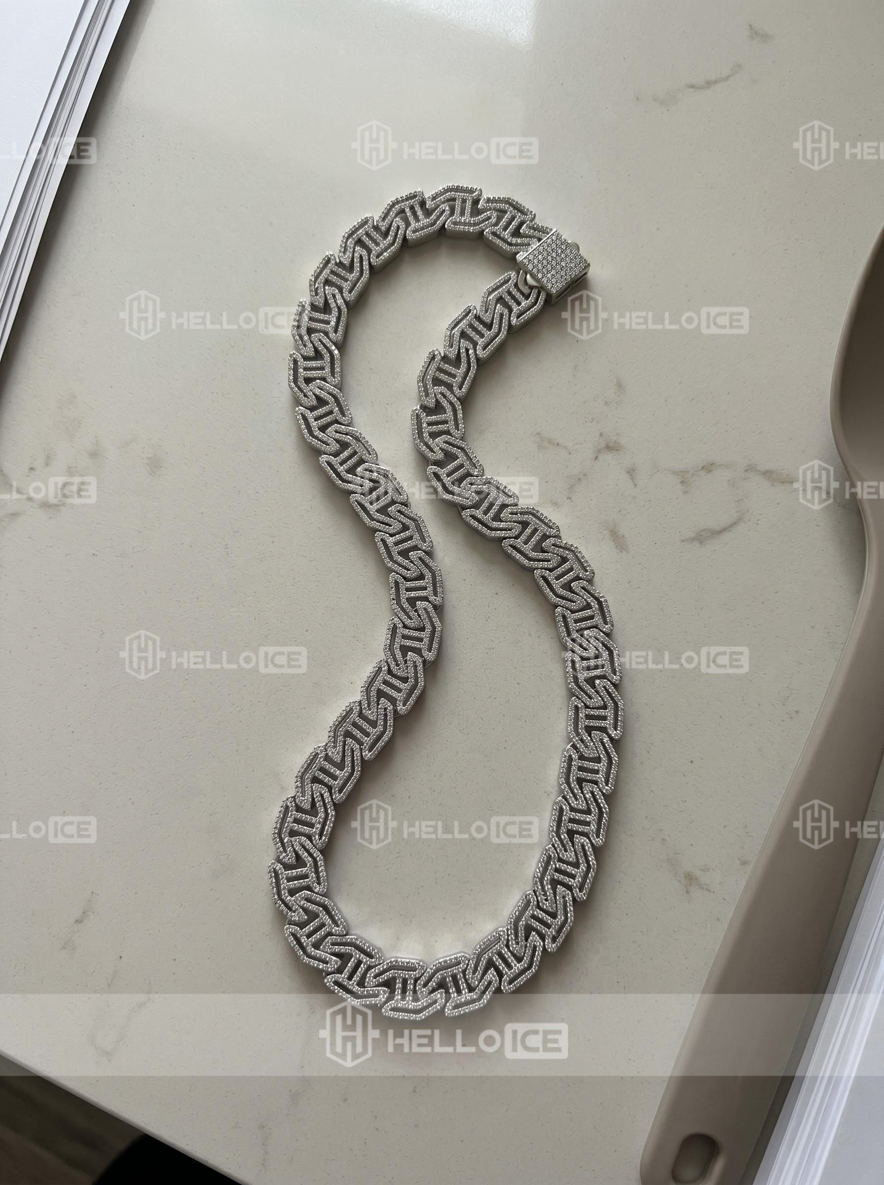 Helloice Review Image