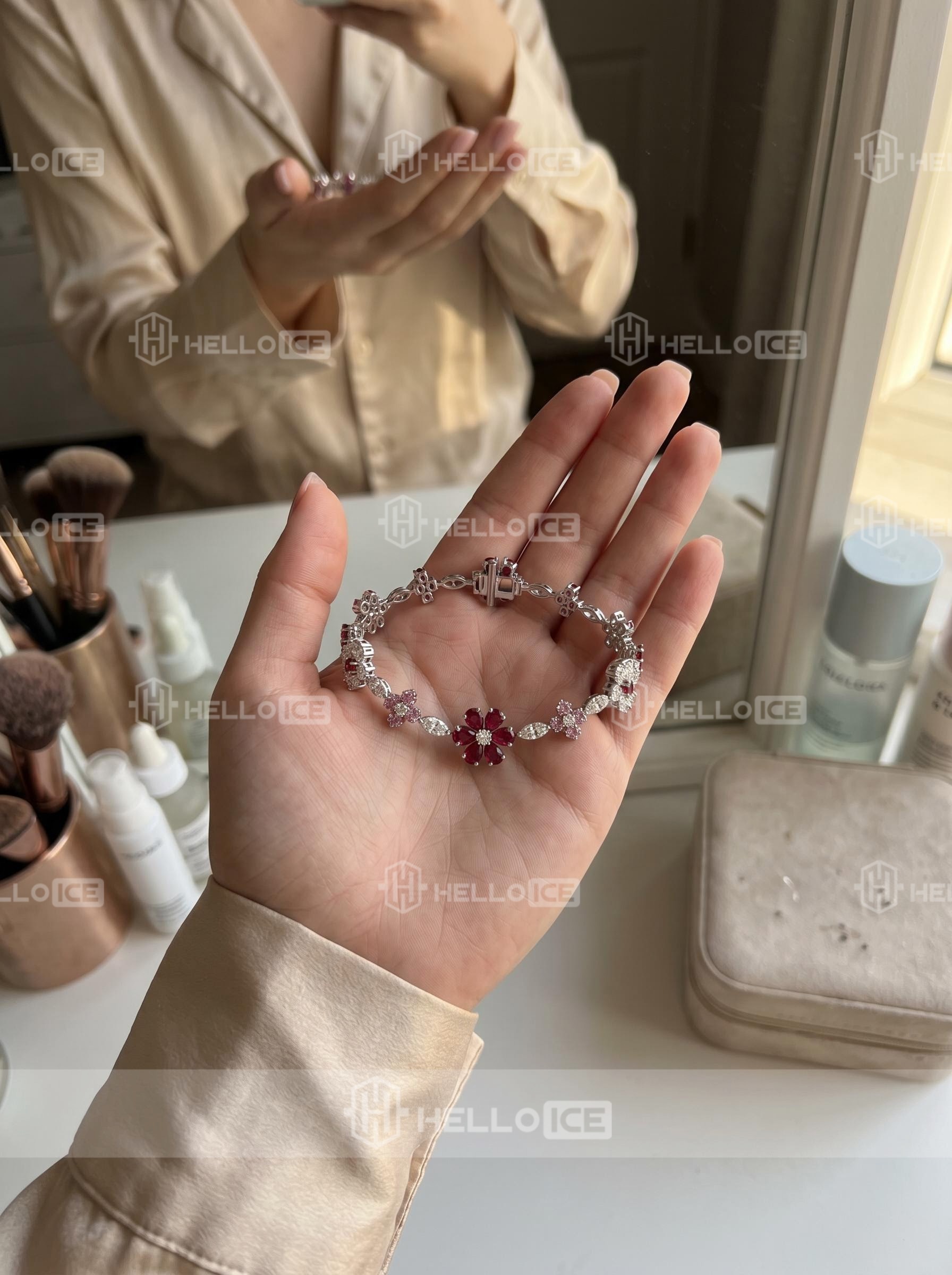 Helloice Review Image