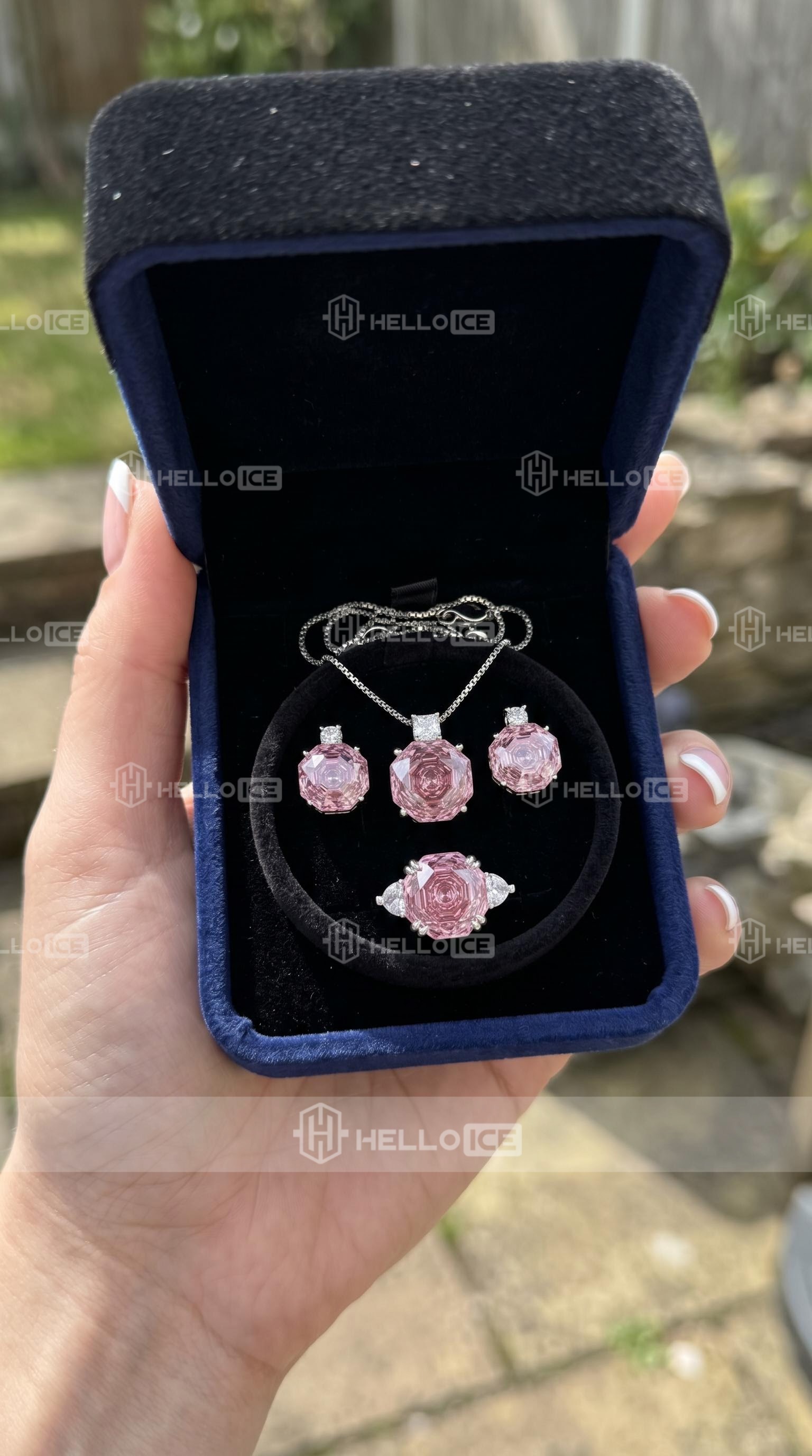 Helloice Review Image
