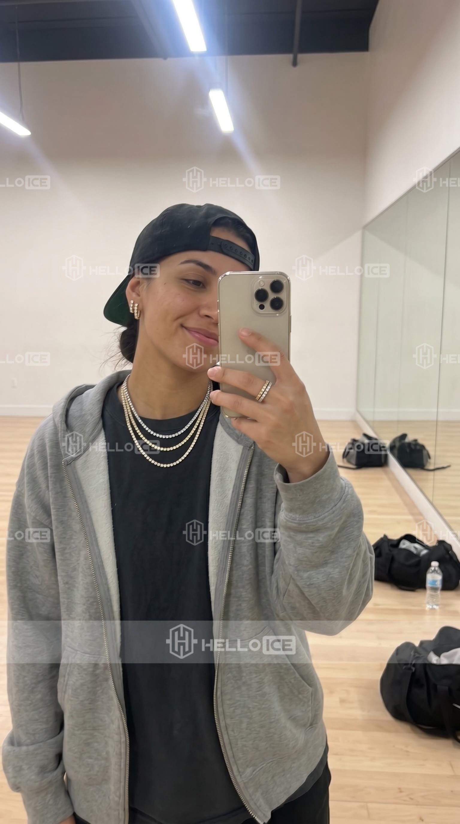Helloice Review Image