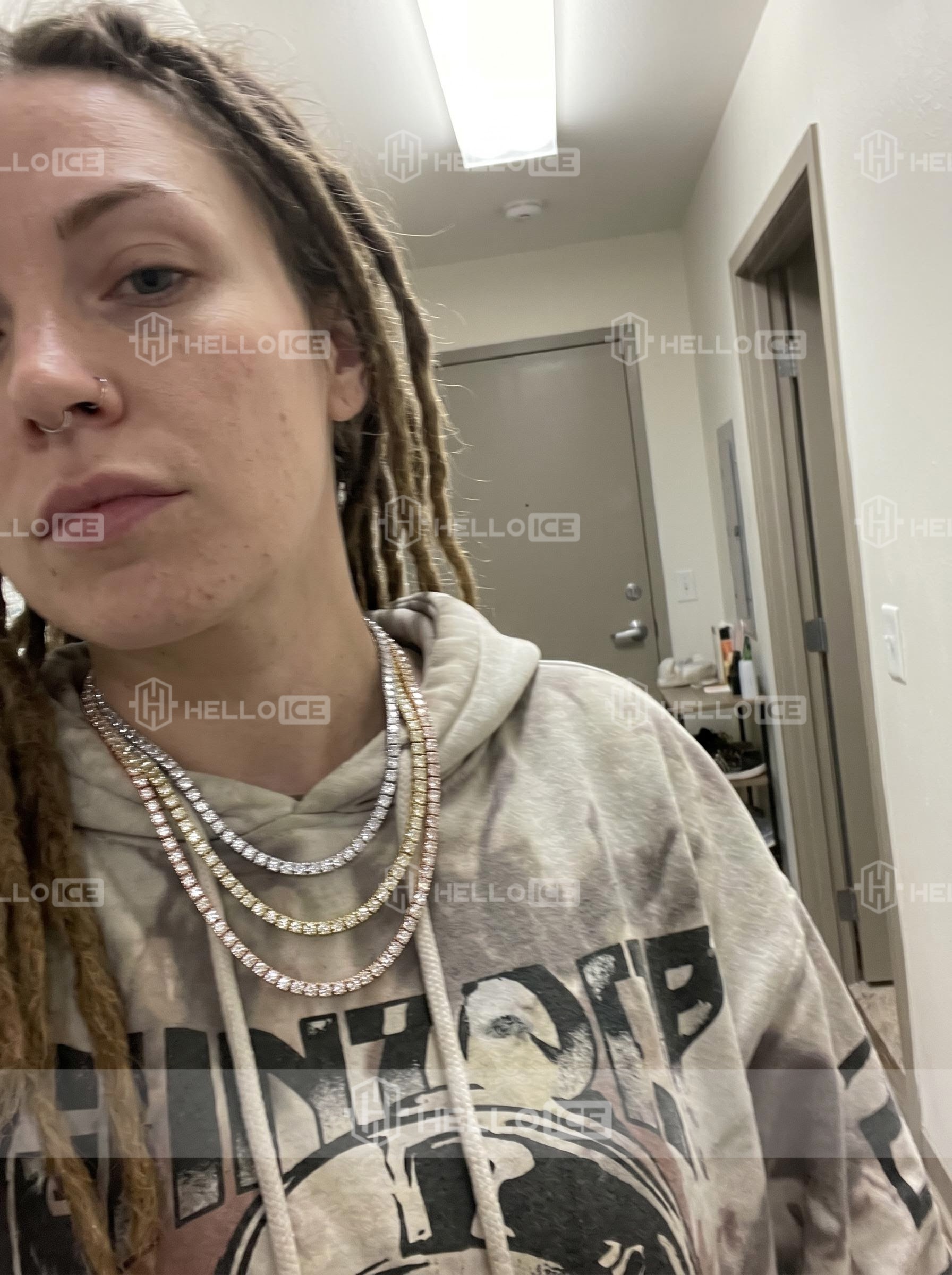 Helloice Review Image