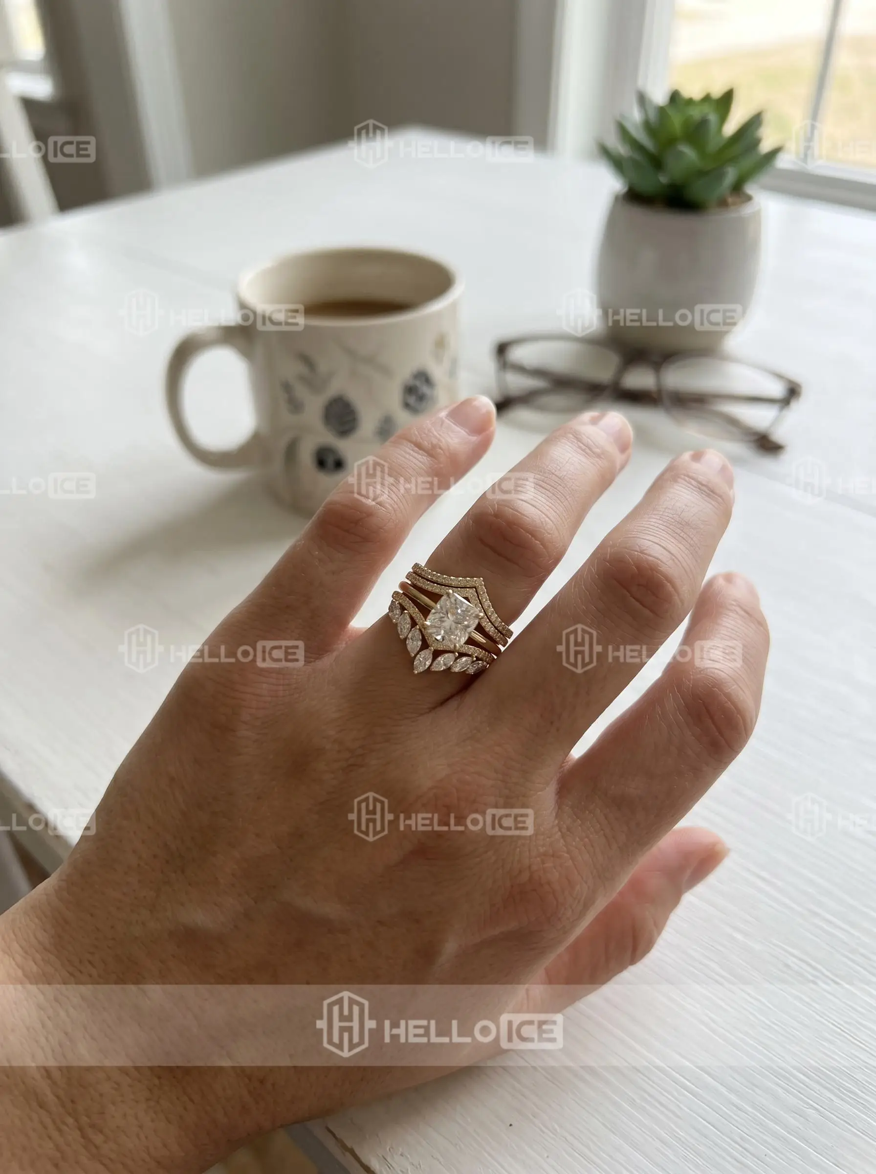 Helloice Review Image