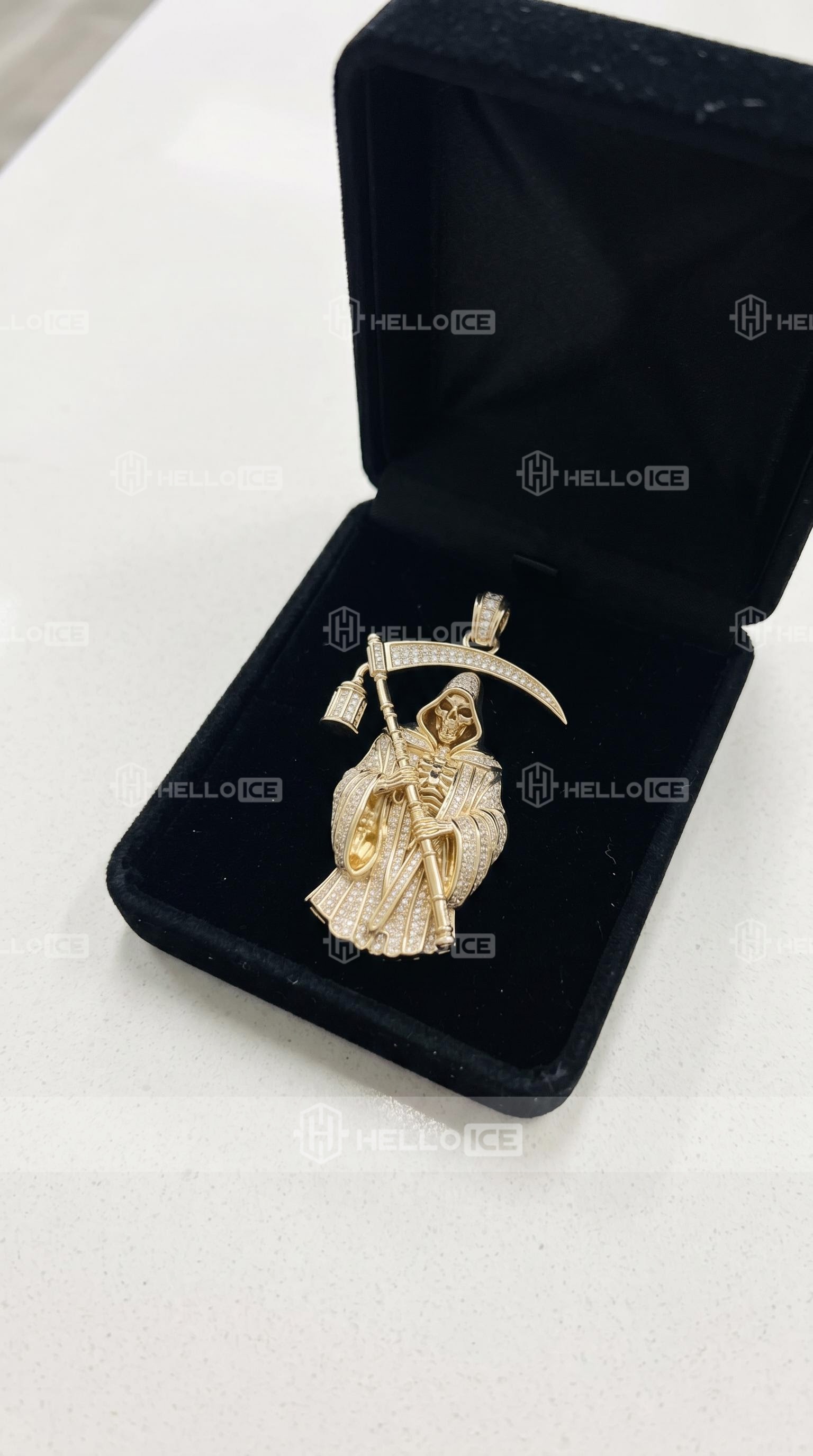 Helloice Review Image