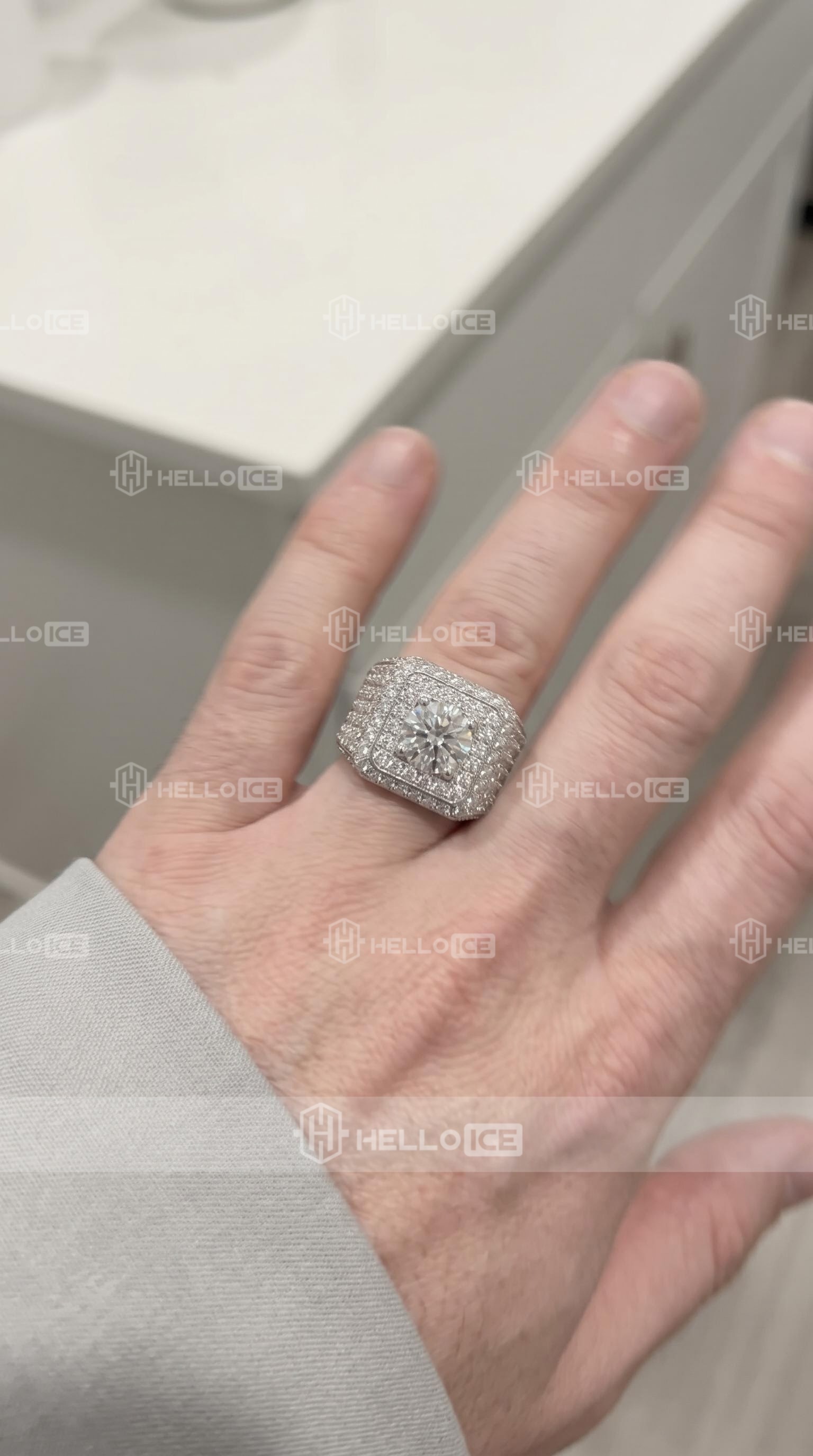 Helloice Review Image