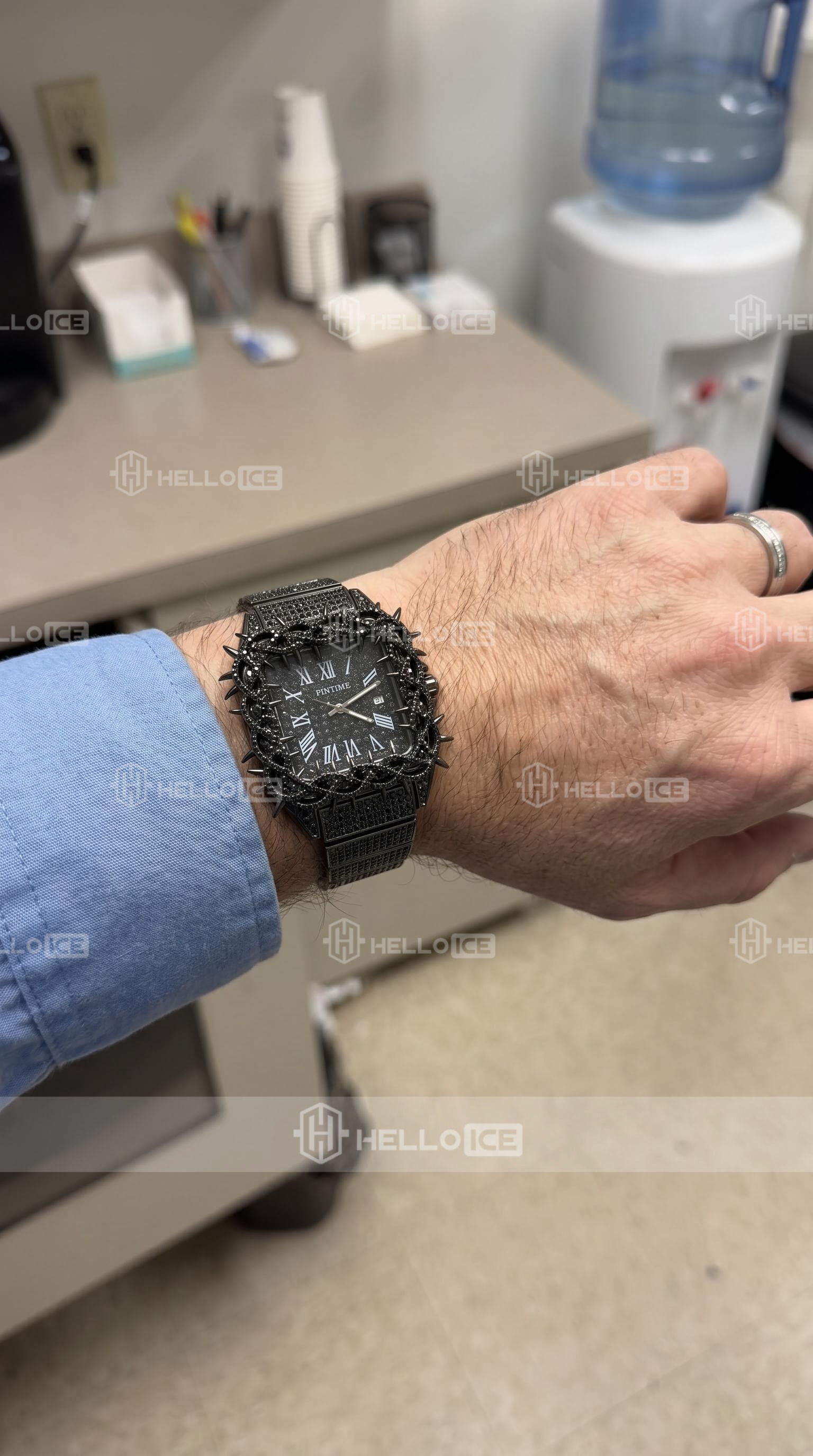 Helloice Review Image