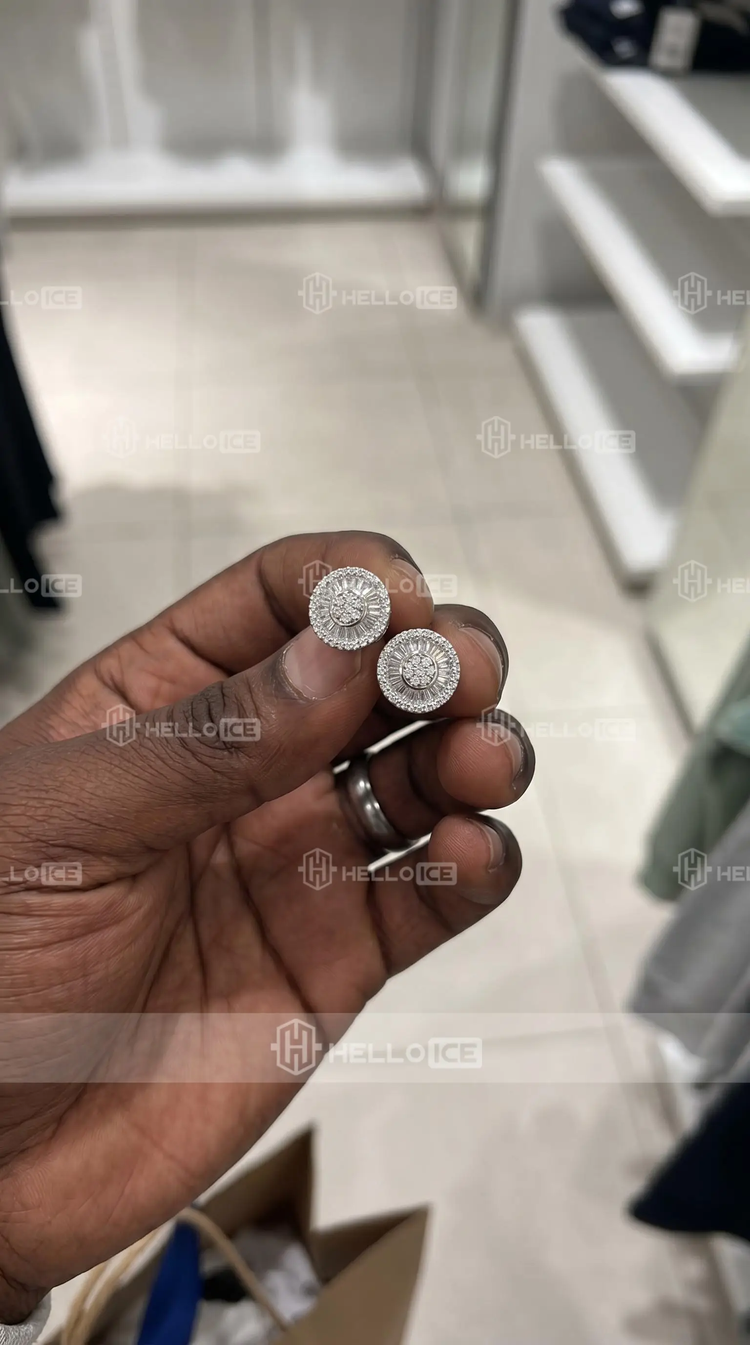 Helloice Review Image