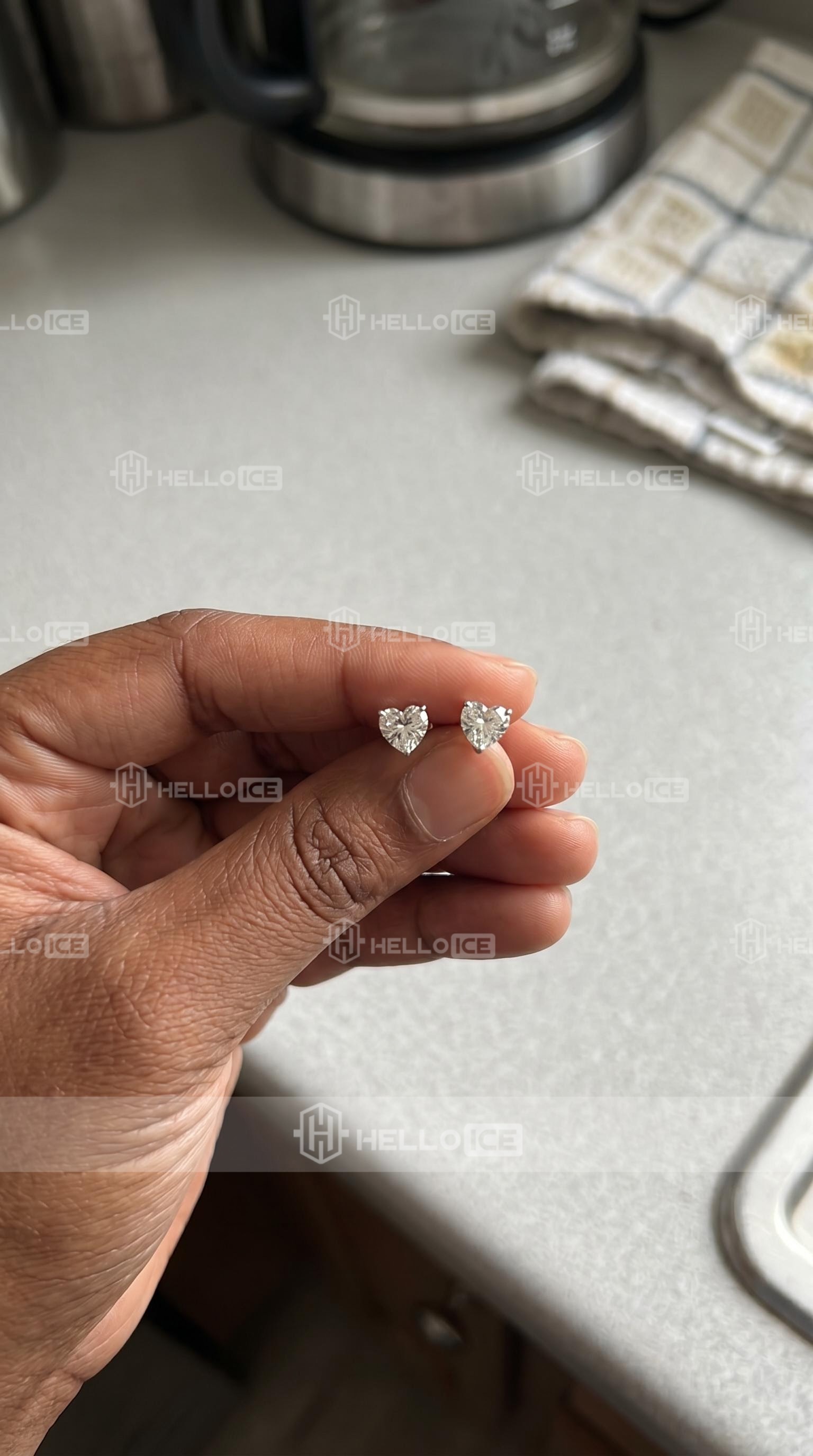 Helloice Review Image