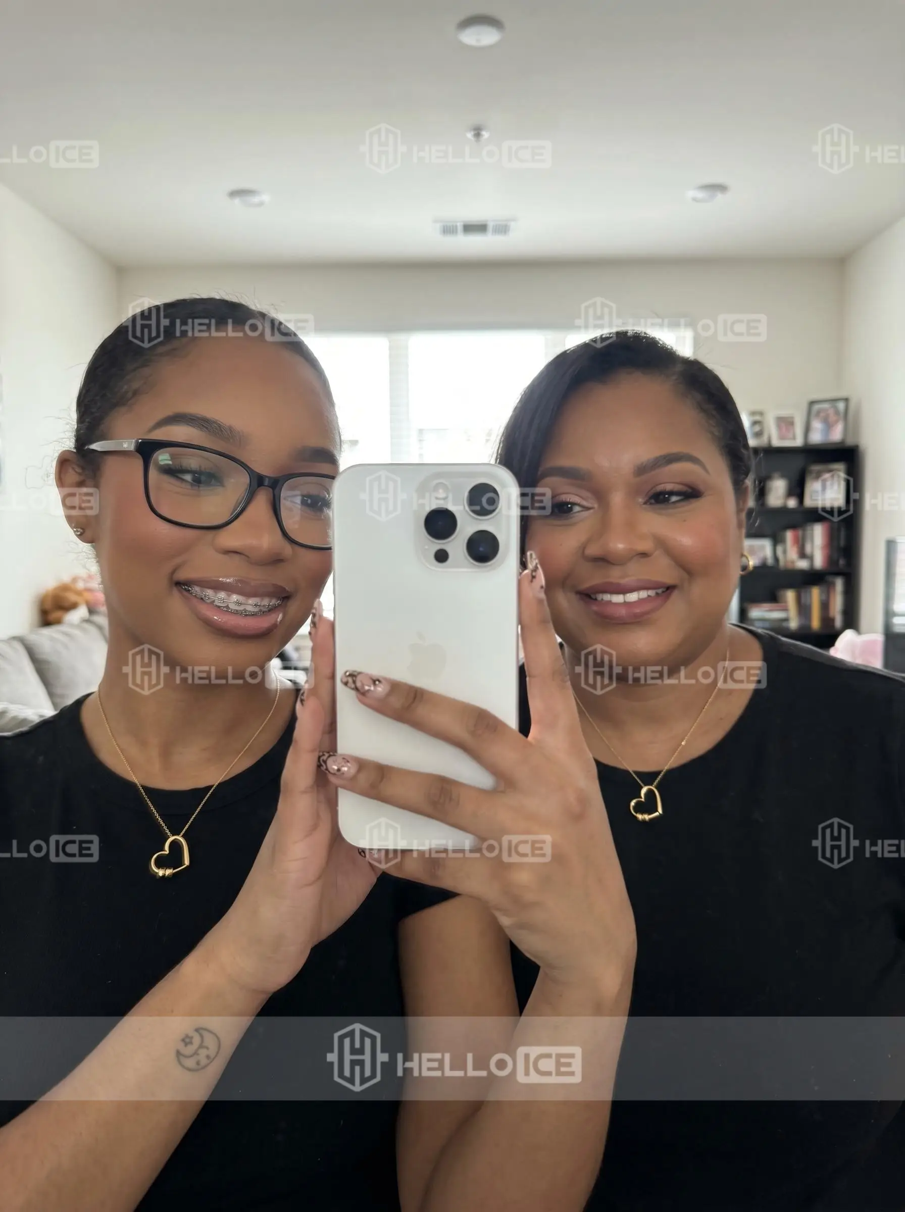 Helloice Review Image