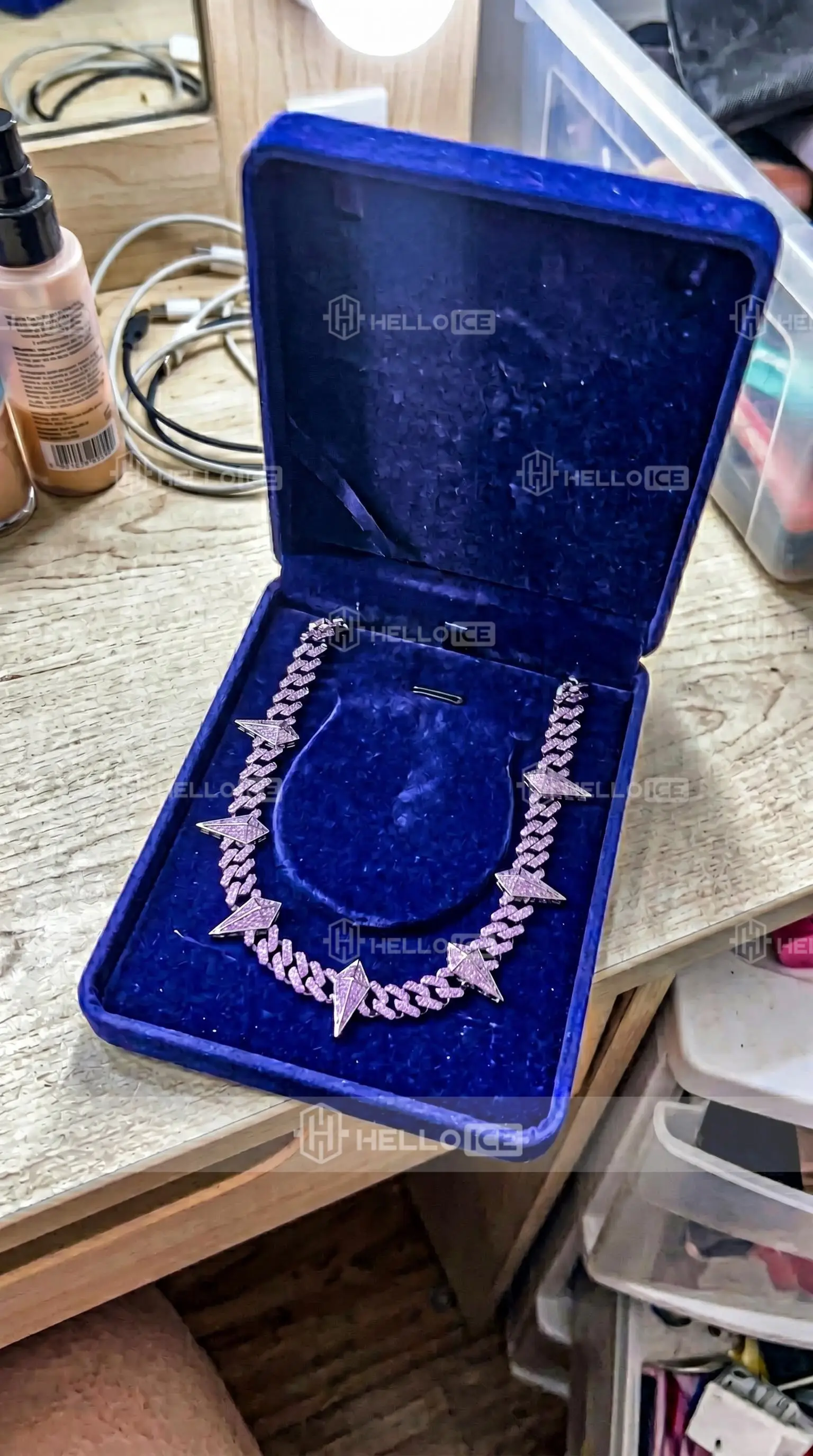 Helloice Review Image