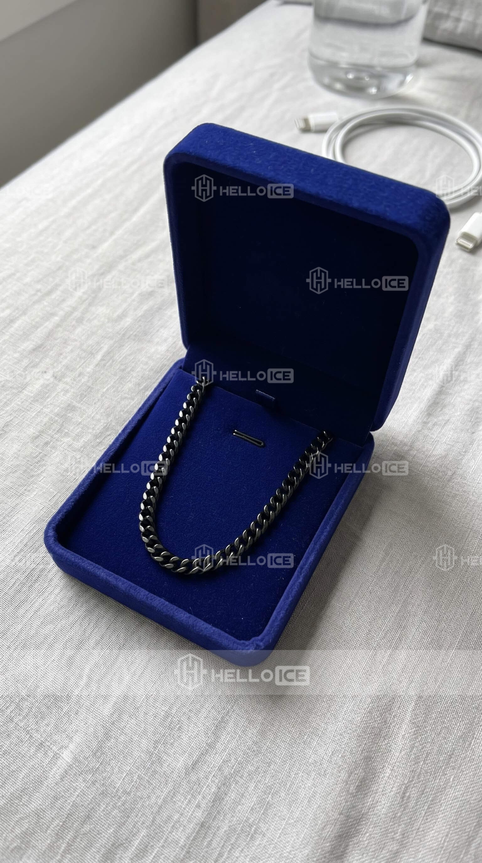 Helloice Review Image