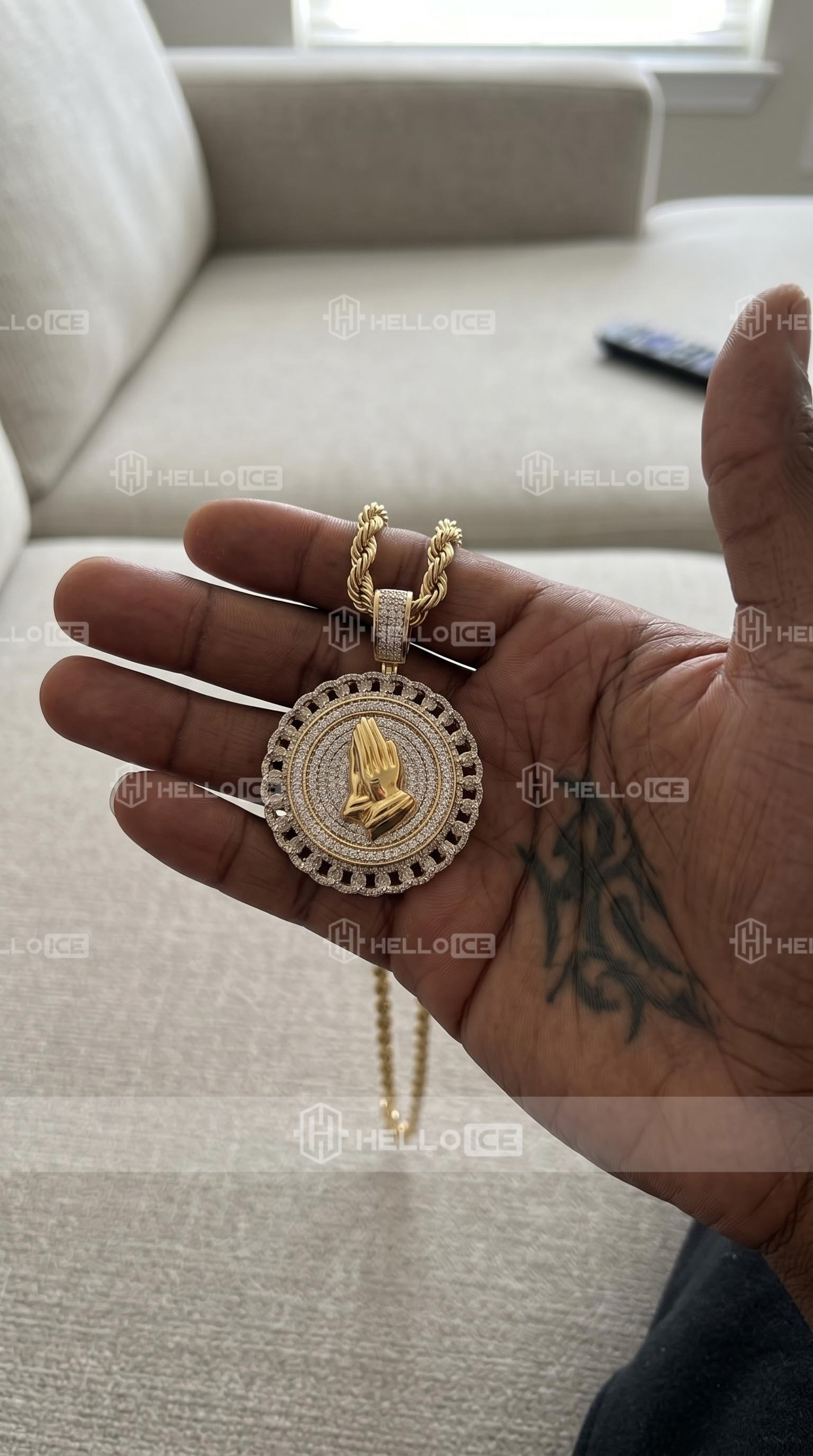 Helloice Review Image
