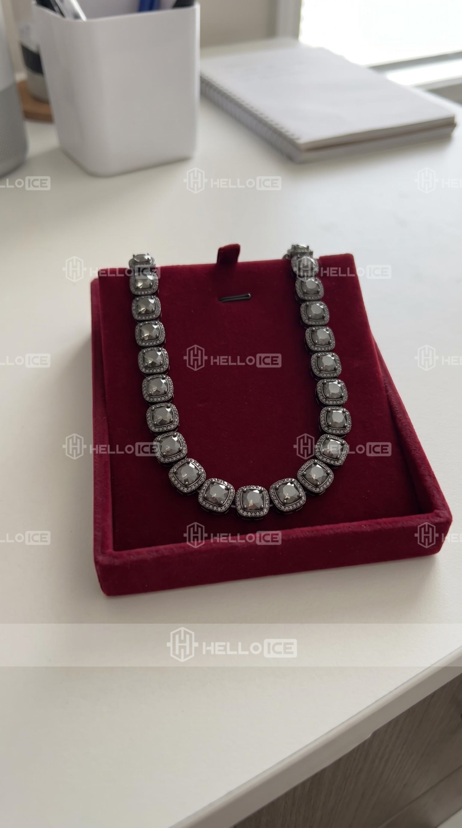 Helloice Review Image