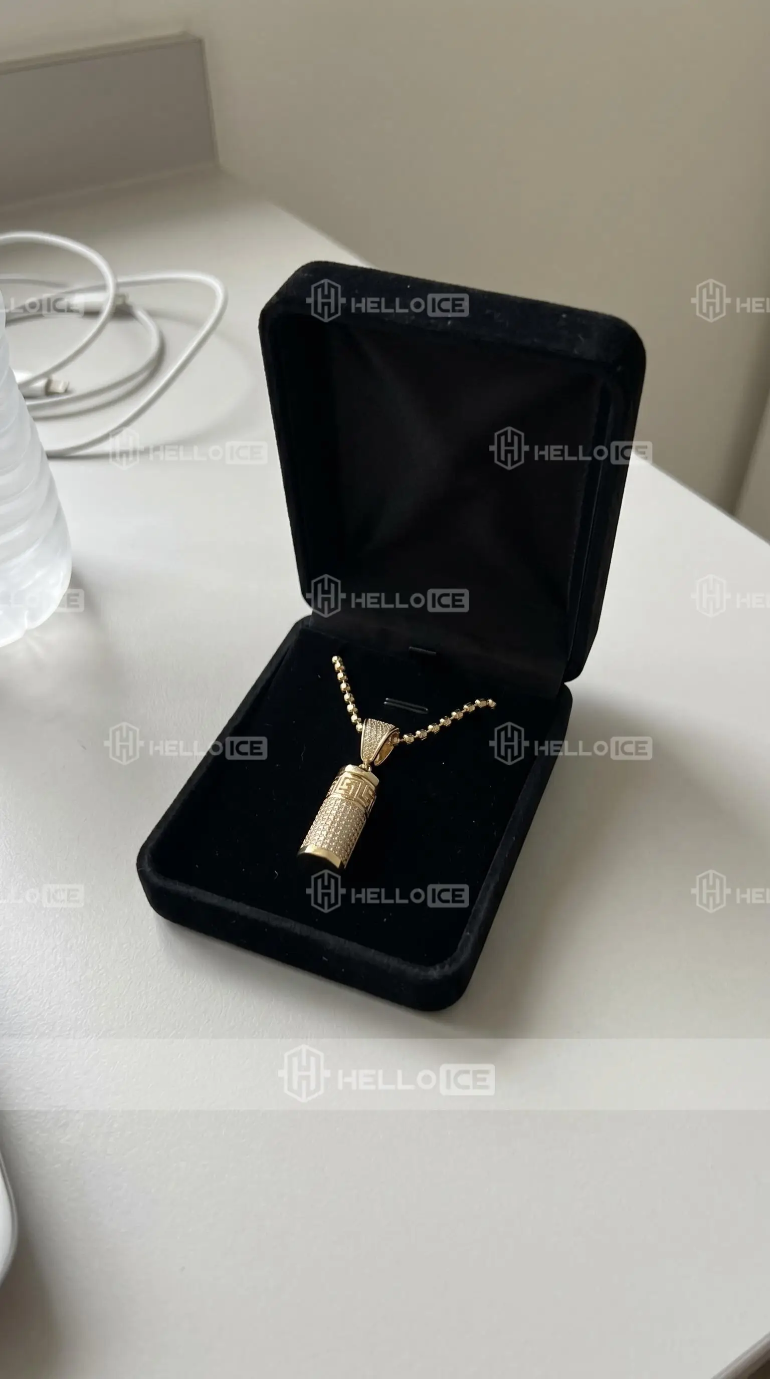 Helloice Review Image