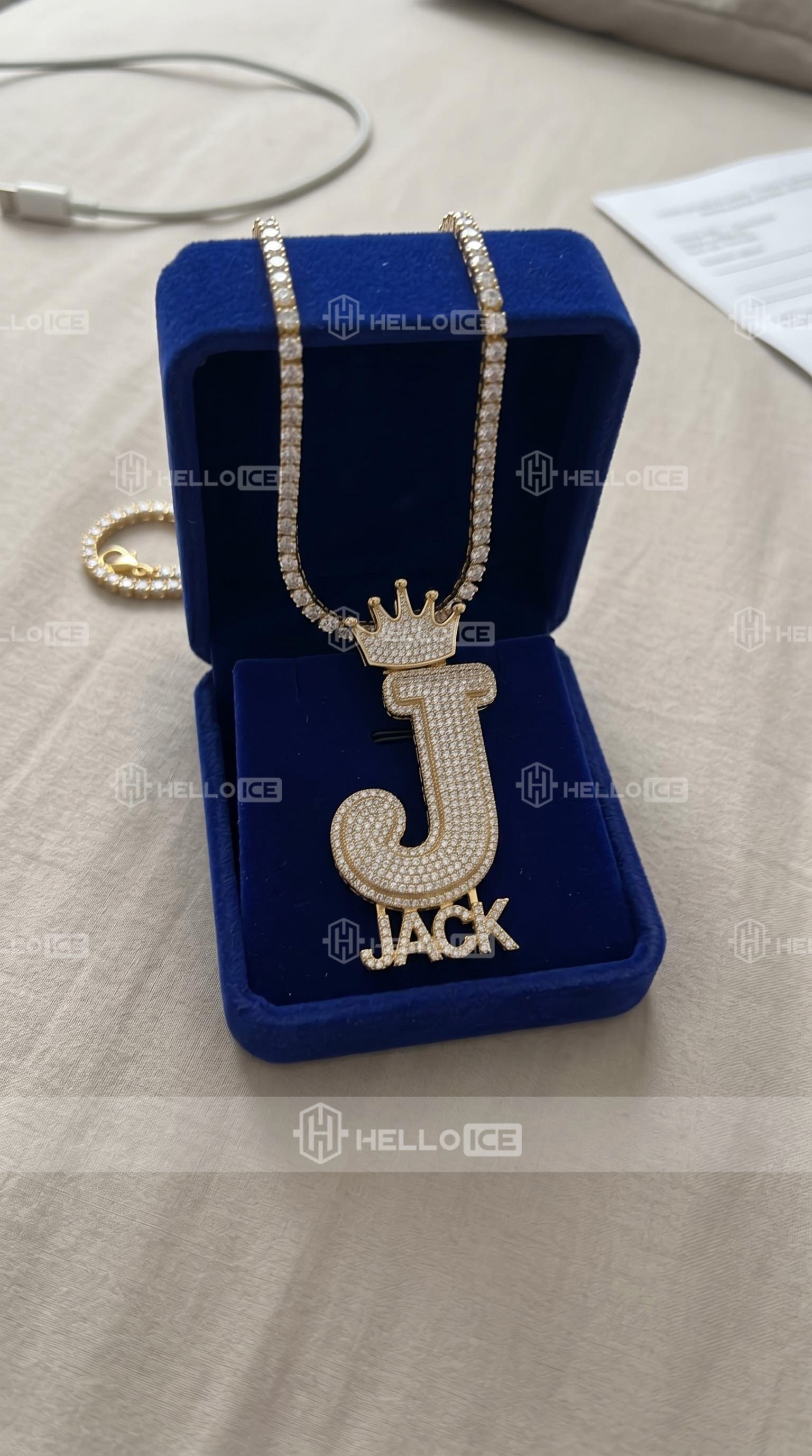 Helloice Review Image