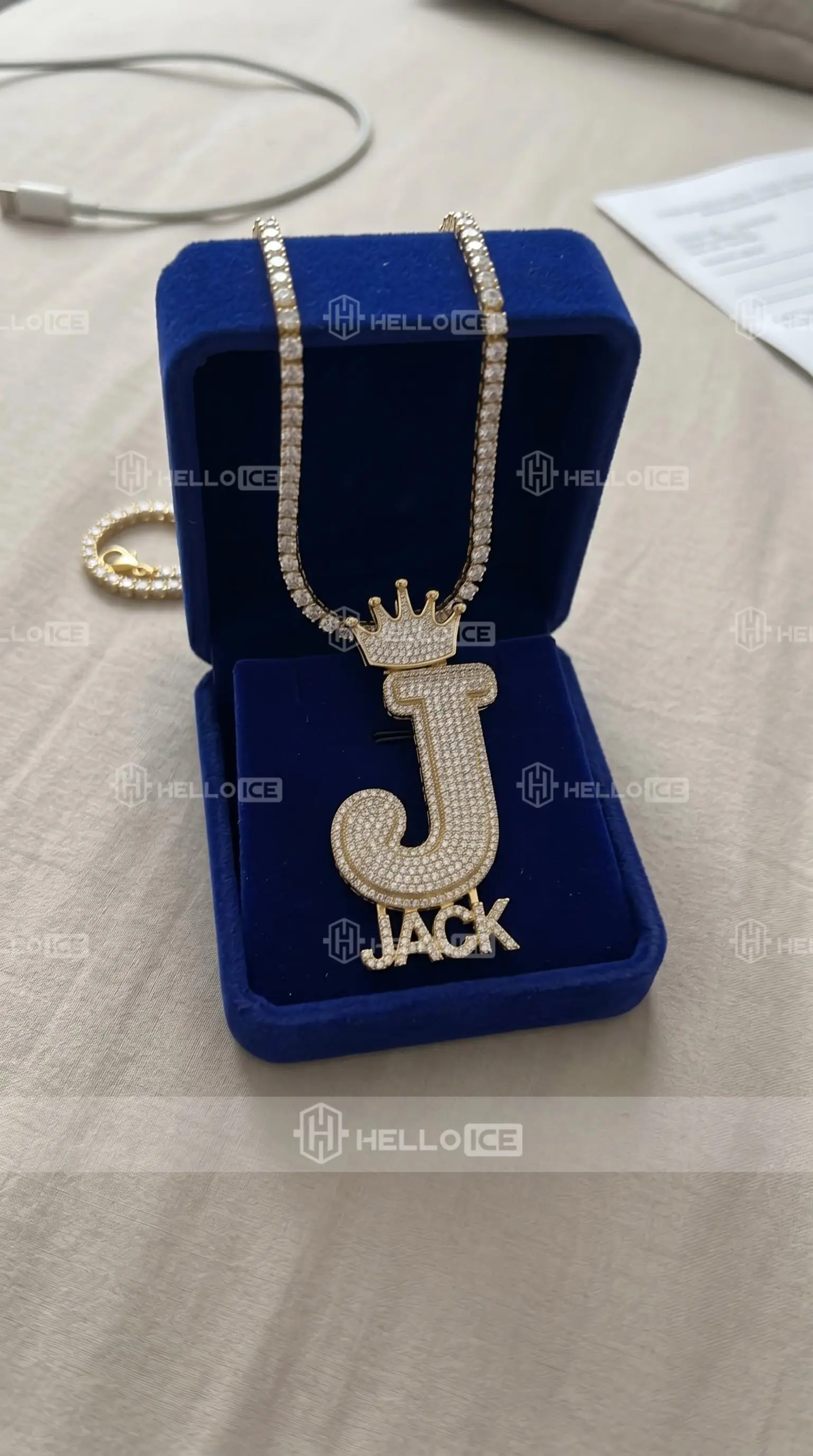 Helloice Review Image