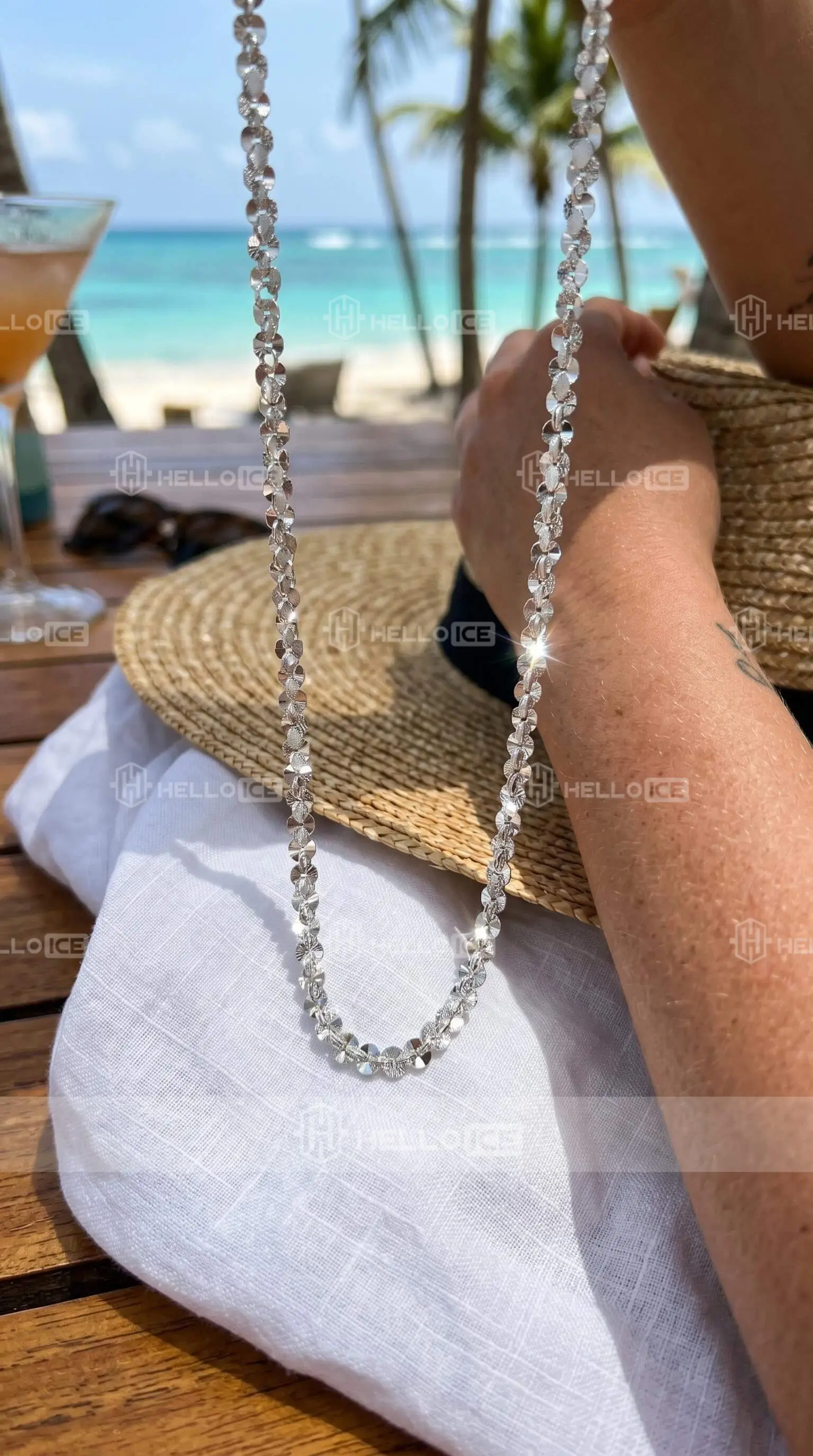 Helloice Review Image