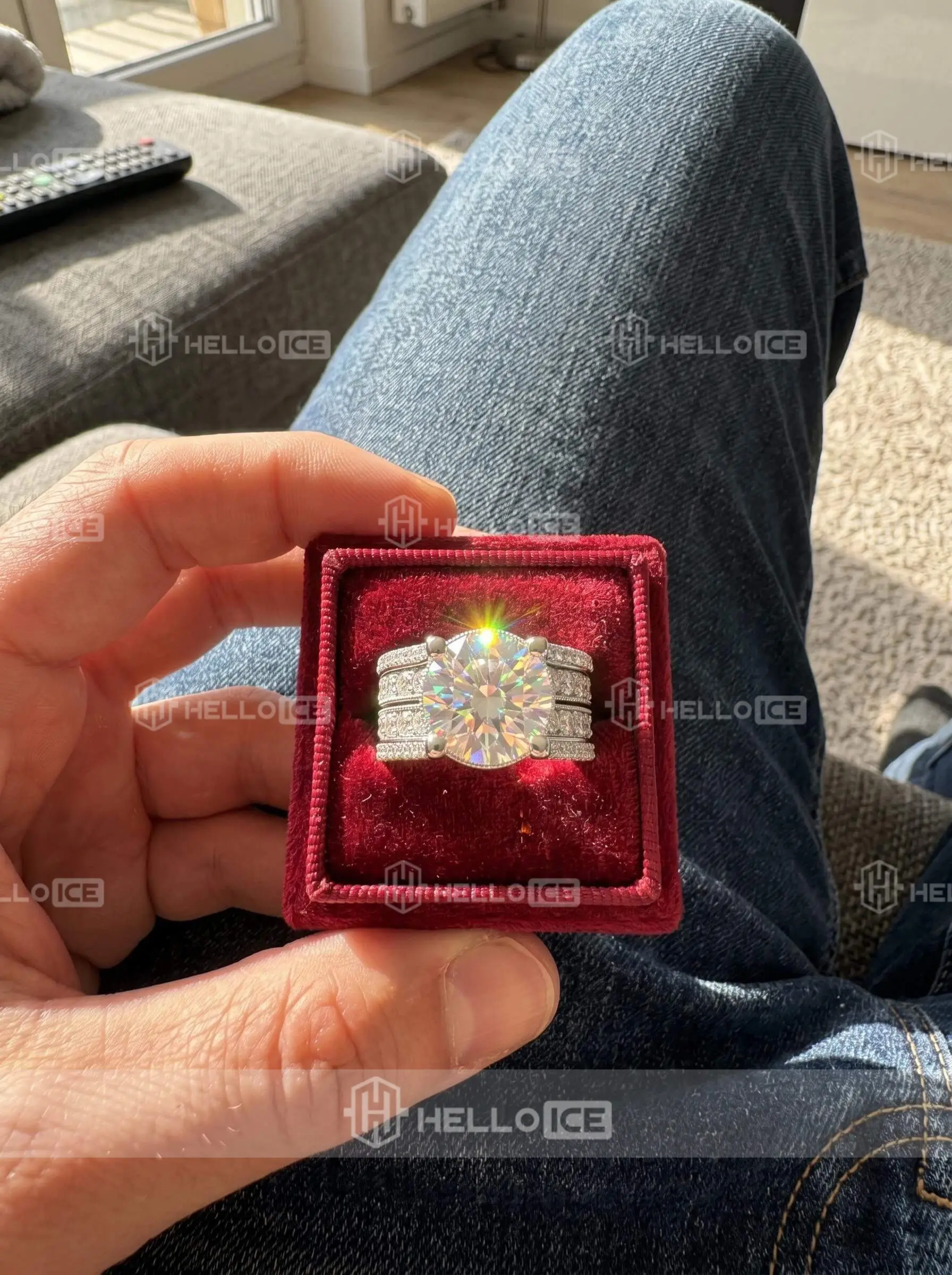 Helloice Review Image