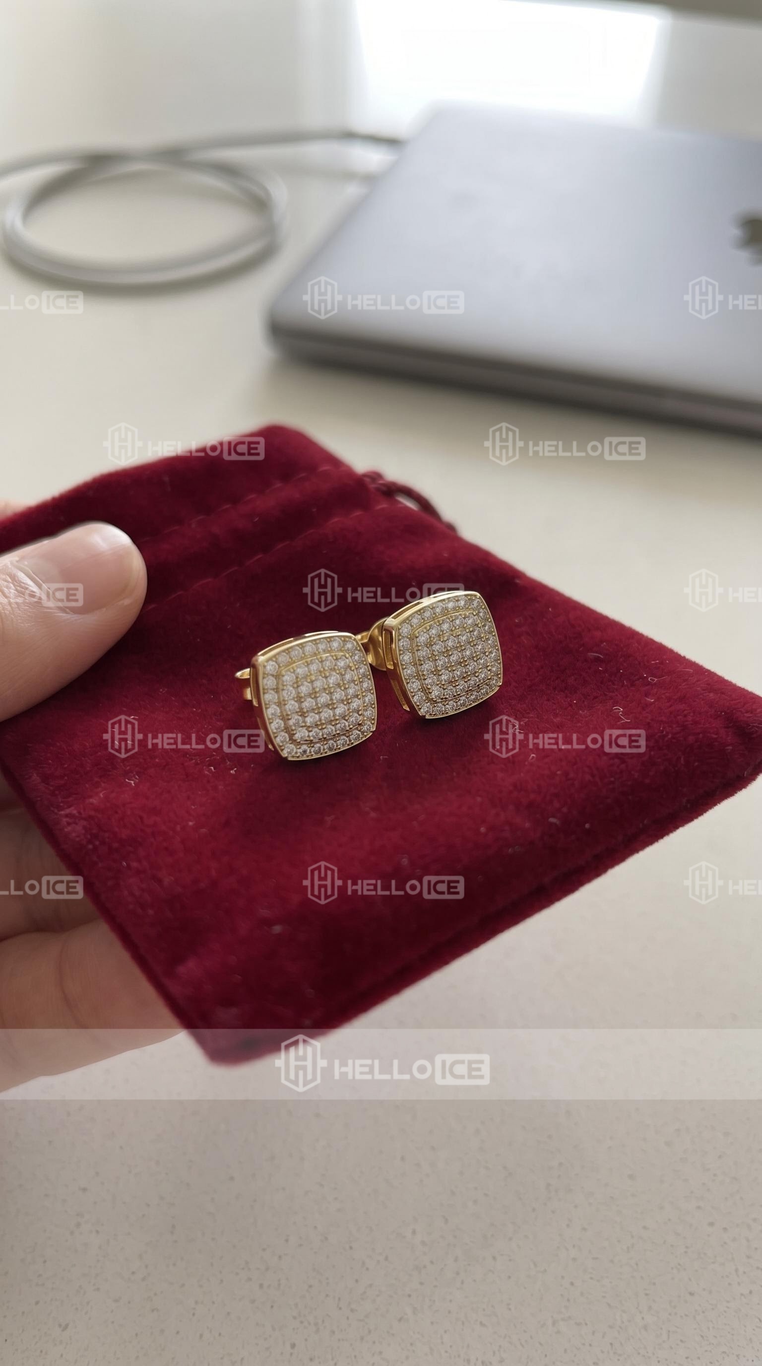 Helloice Review Image