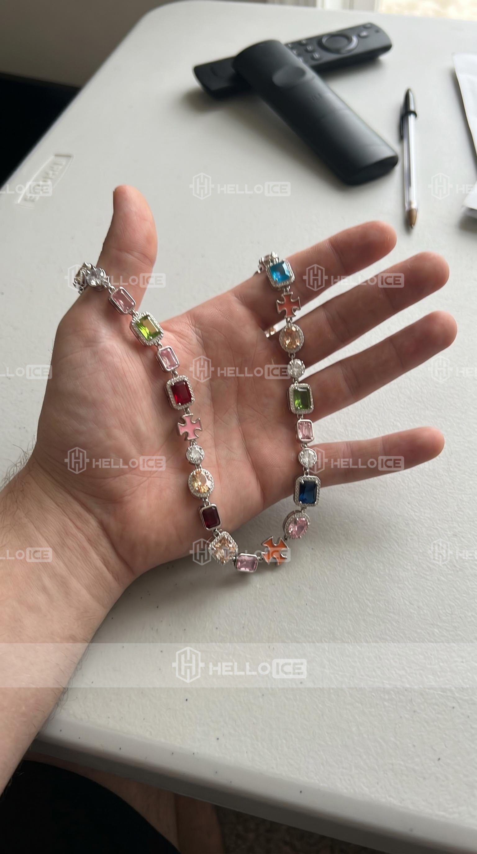 Helloice Review Image