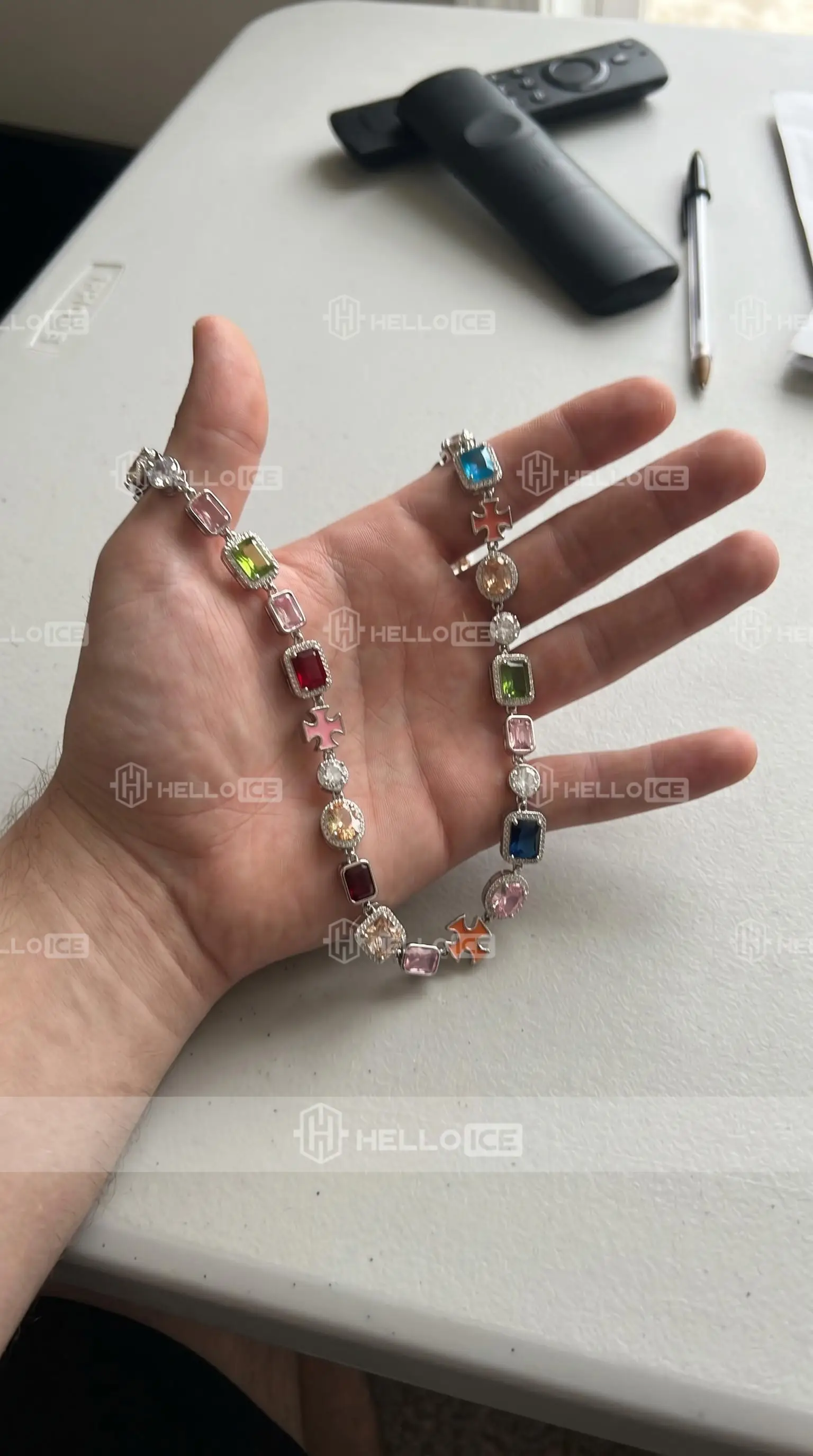Helloice Review Image