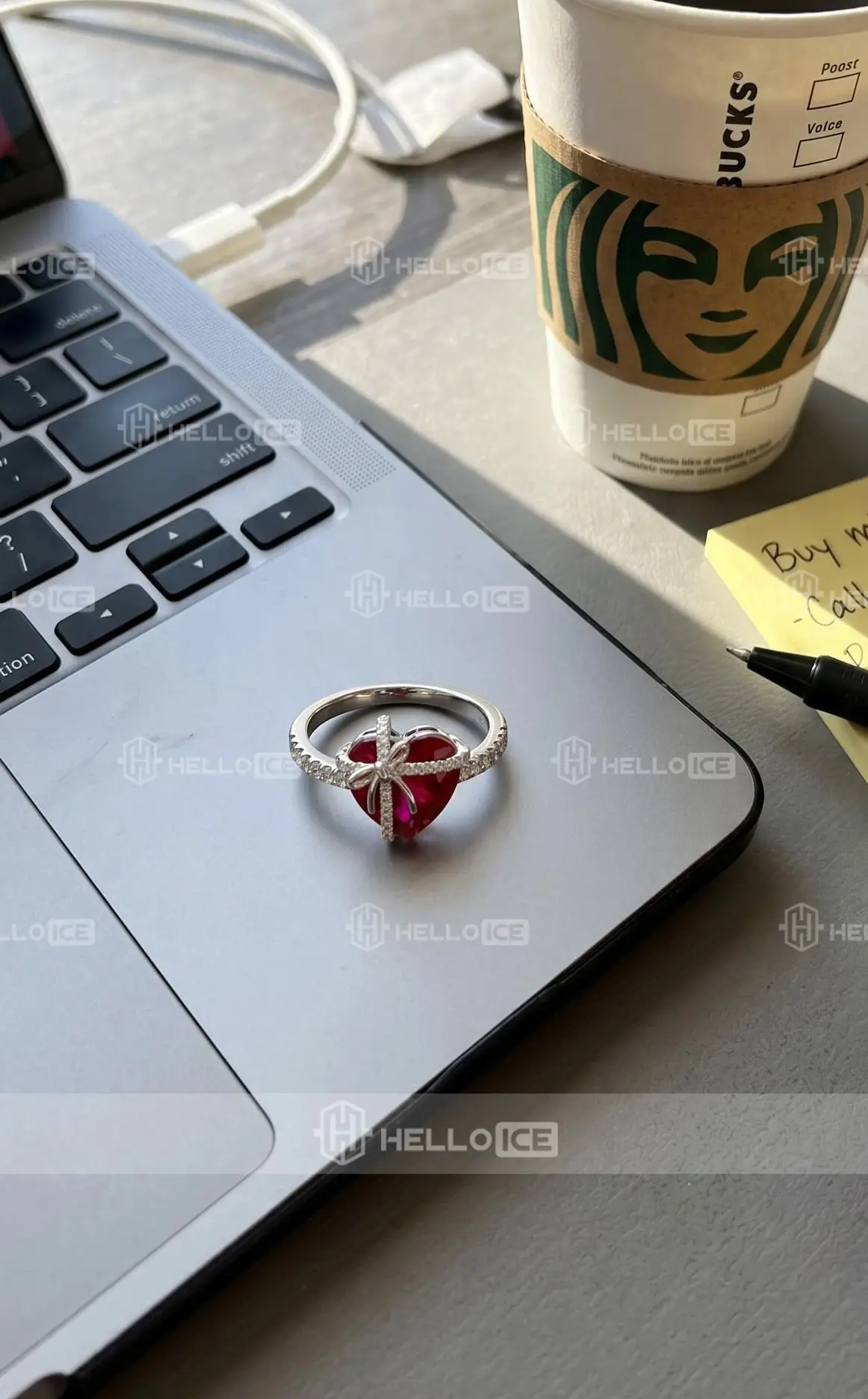 Helloice Review Image