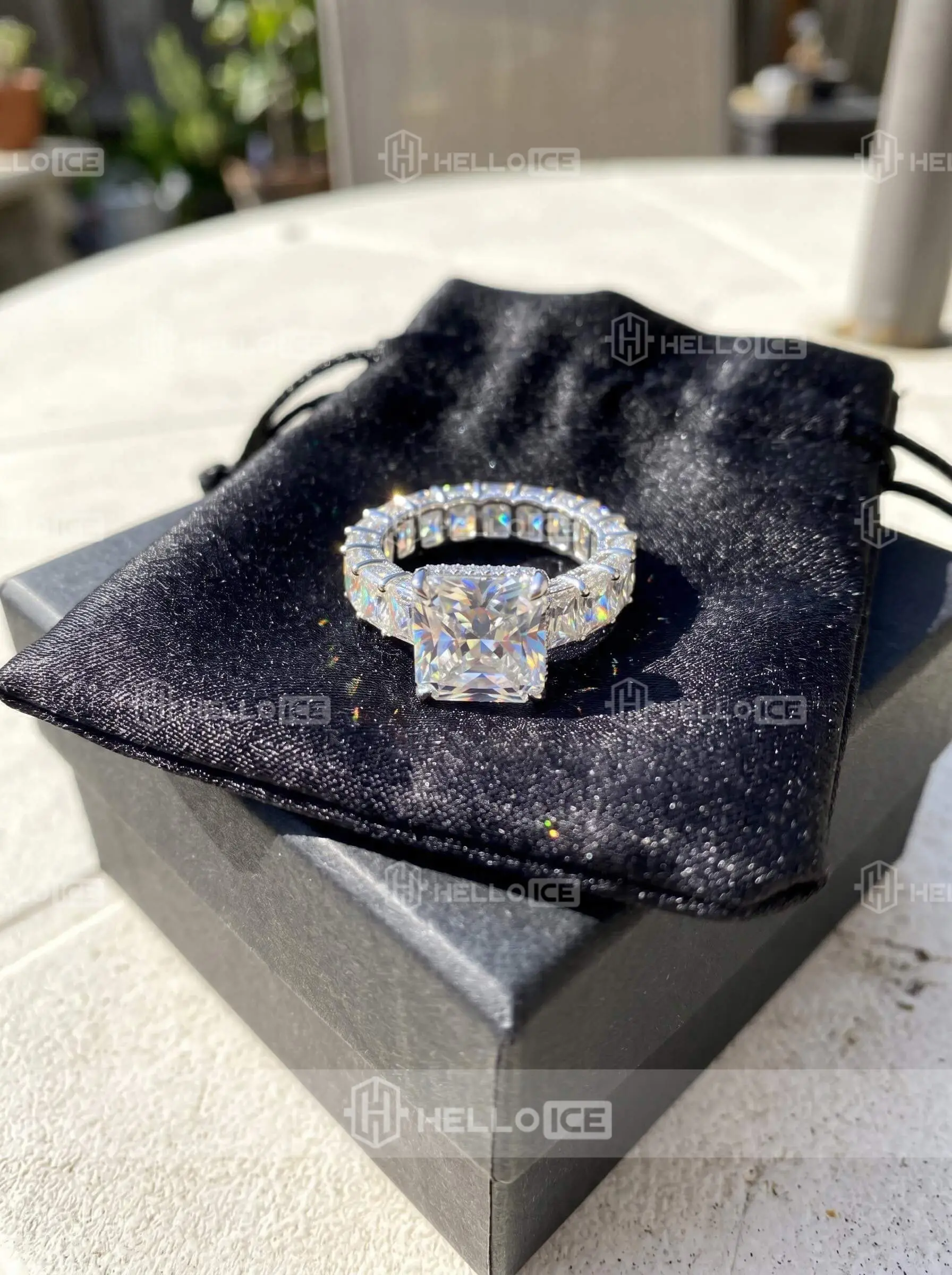 Helloice Review Image