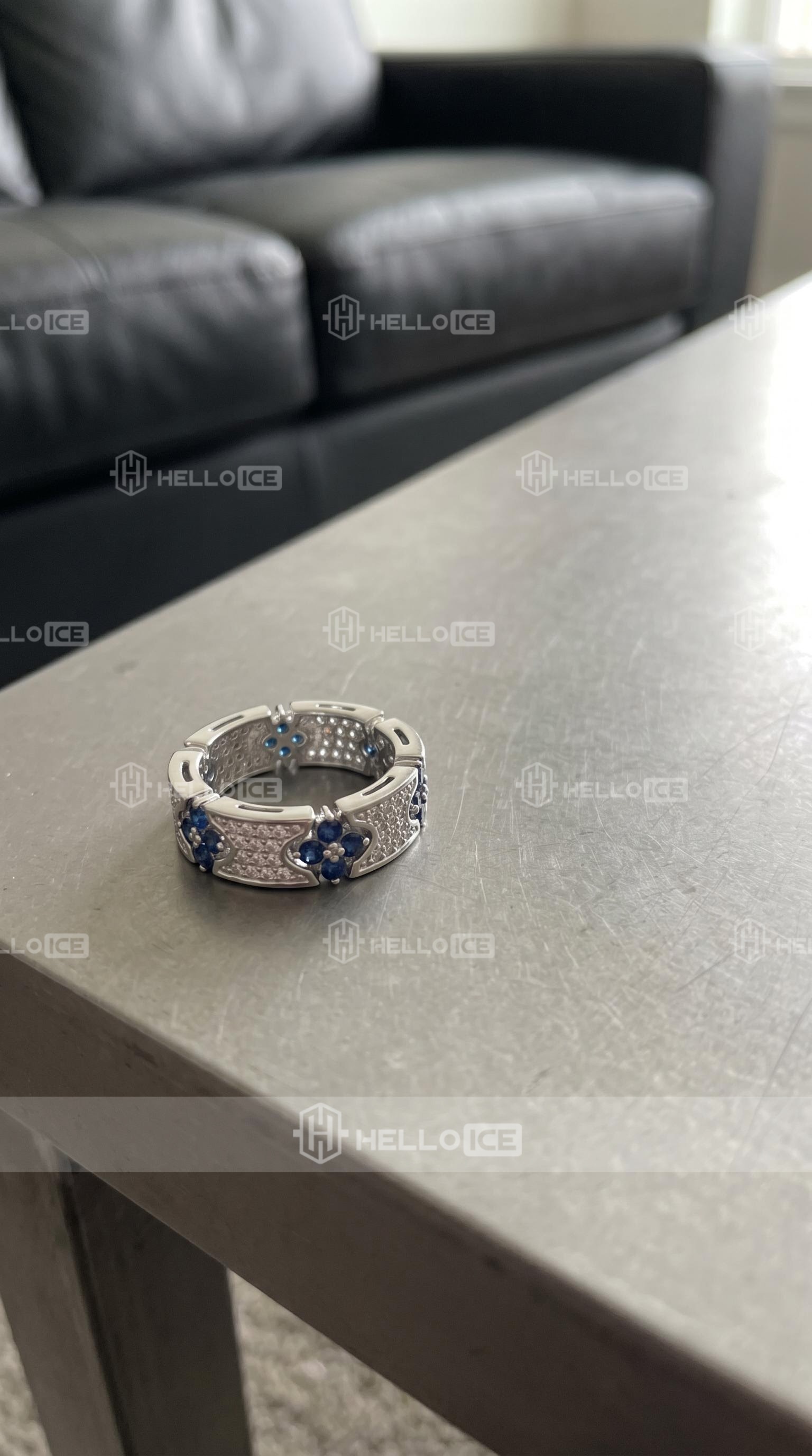 Helloice Review Image